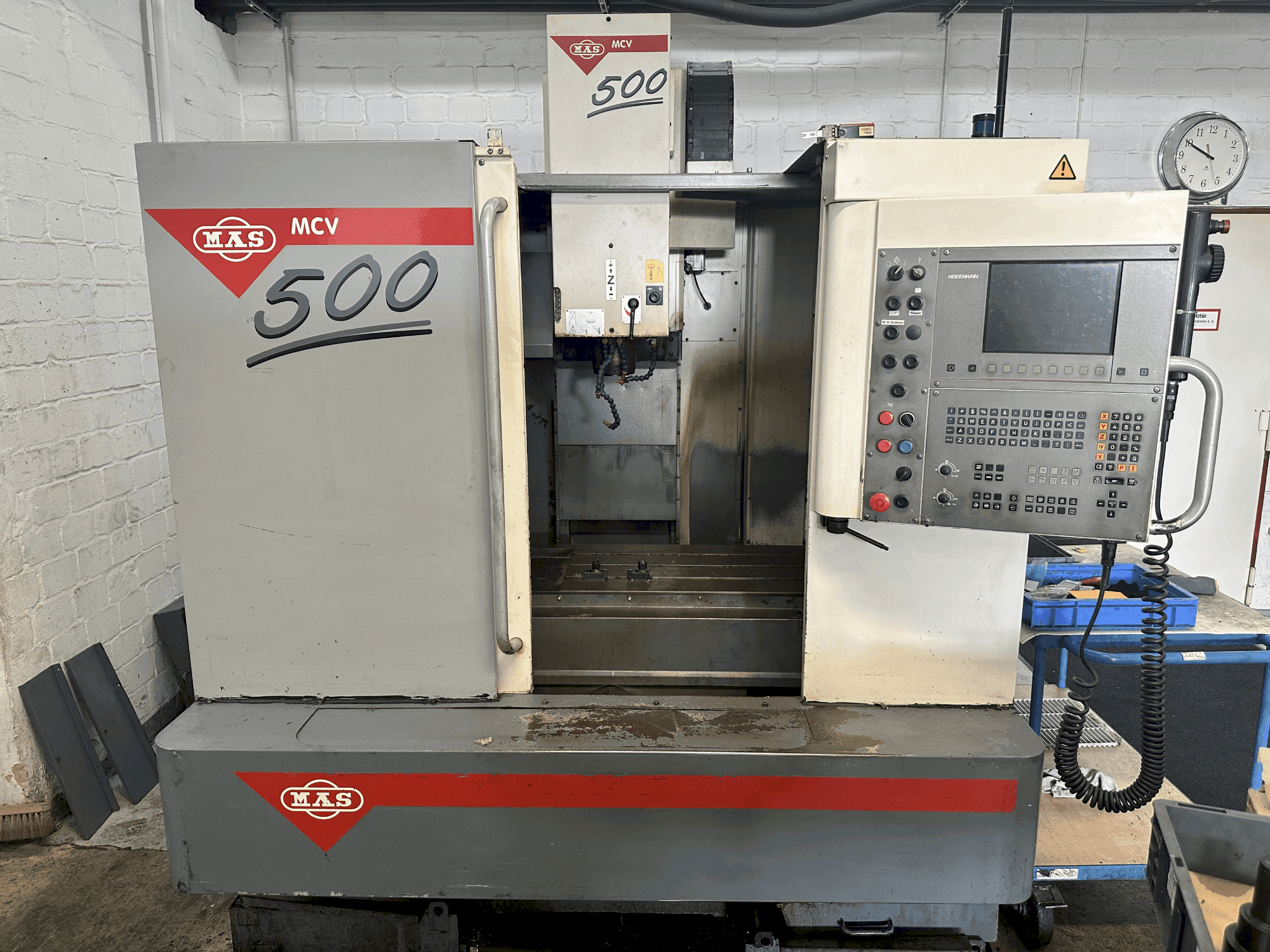 Vista frontale della macchina KOVOSVIT MAS MCV 500