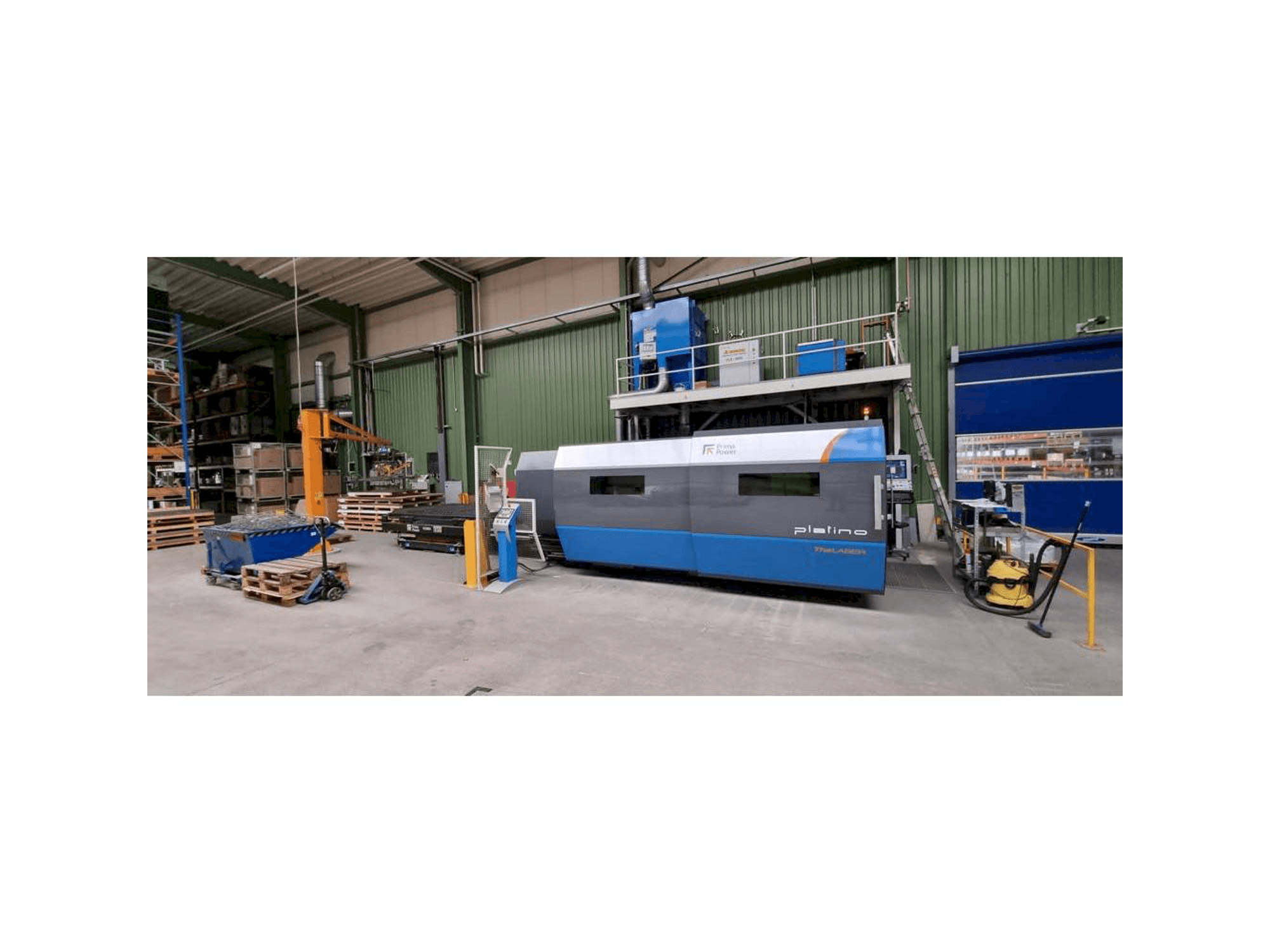 Vista frontale della macchina Prima Power Platino Fiber