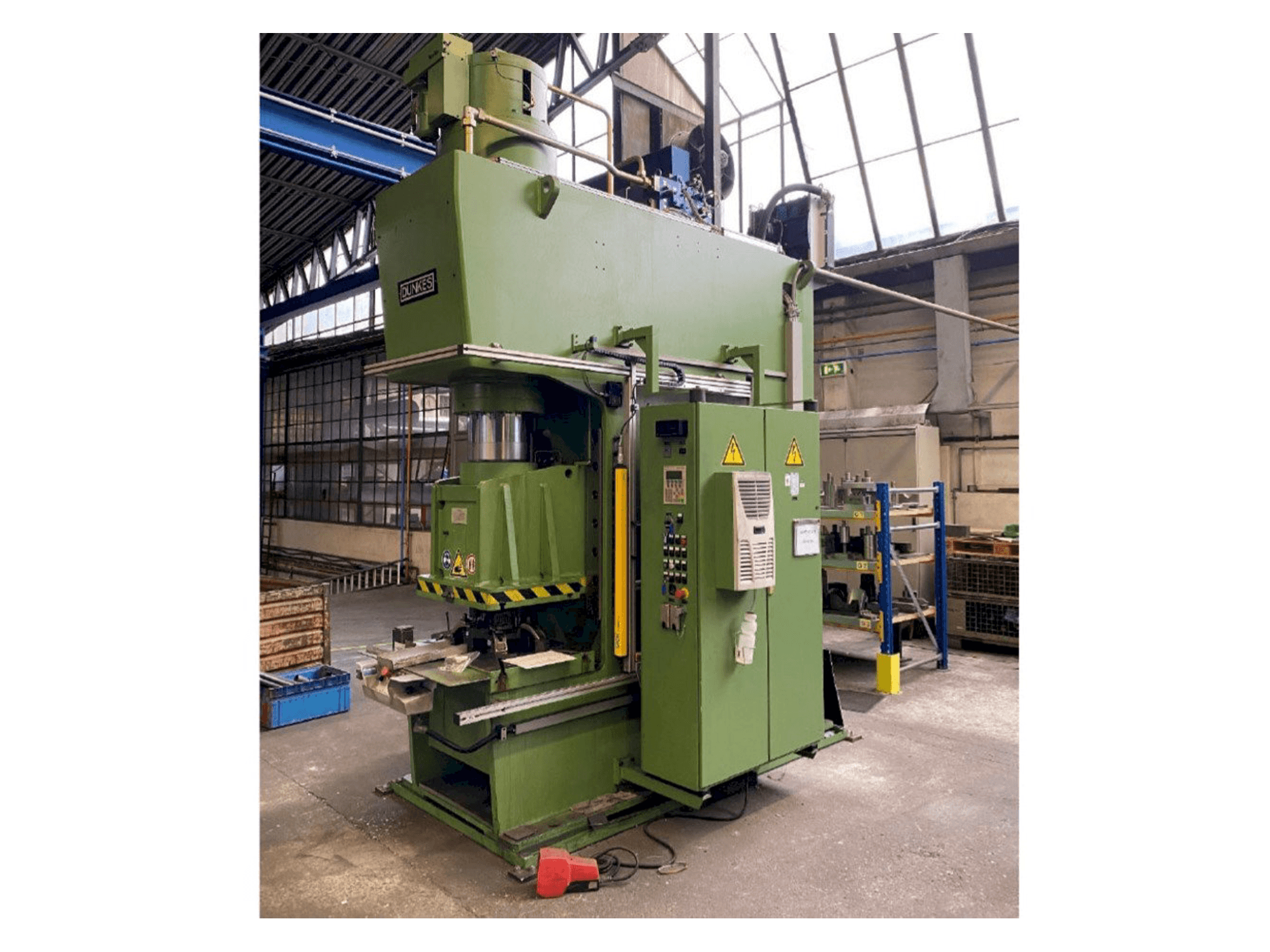 Vista frontale della macchina Dunkes HZS 160