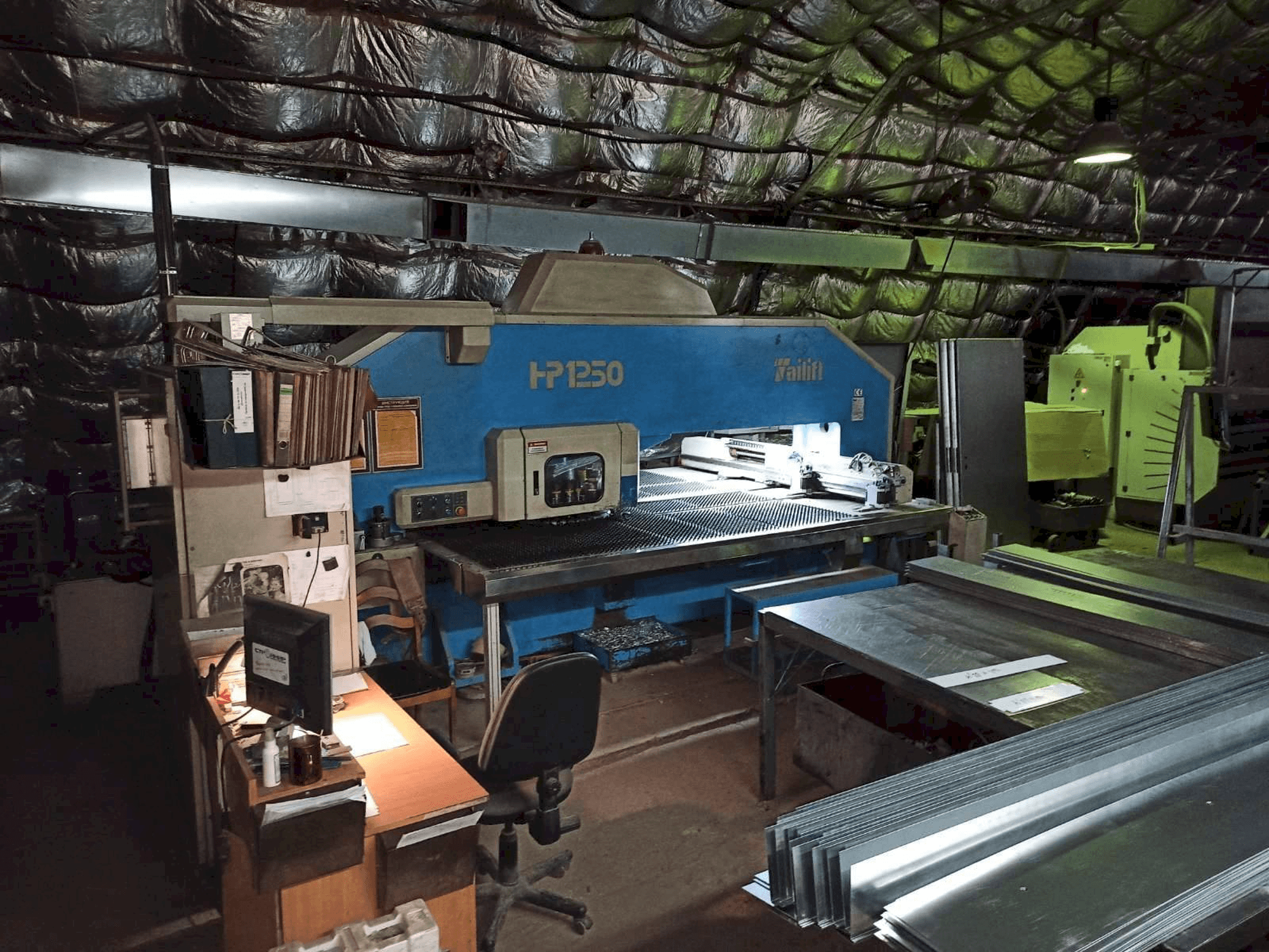 Vista frontale della macchina TAILIFT HP1250