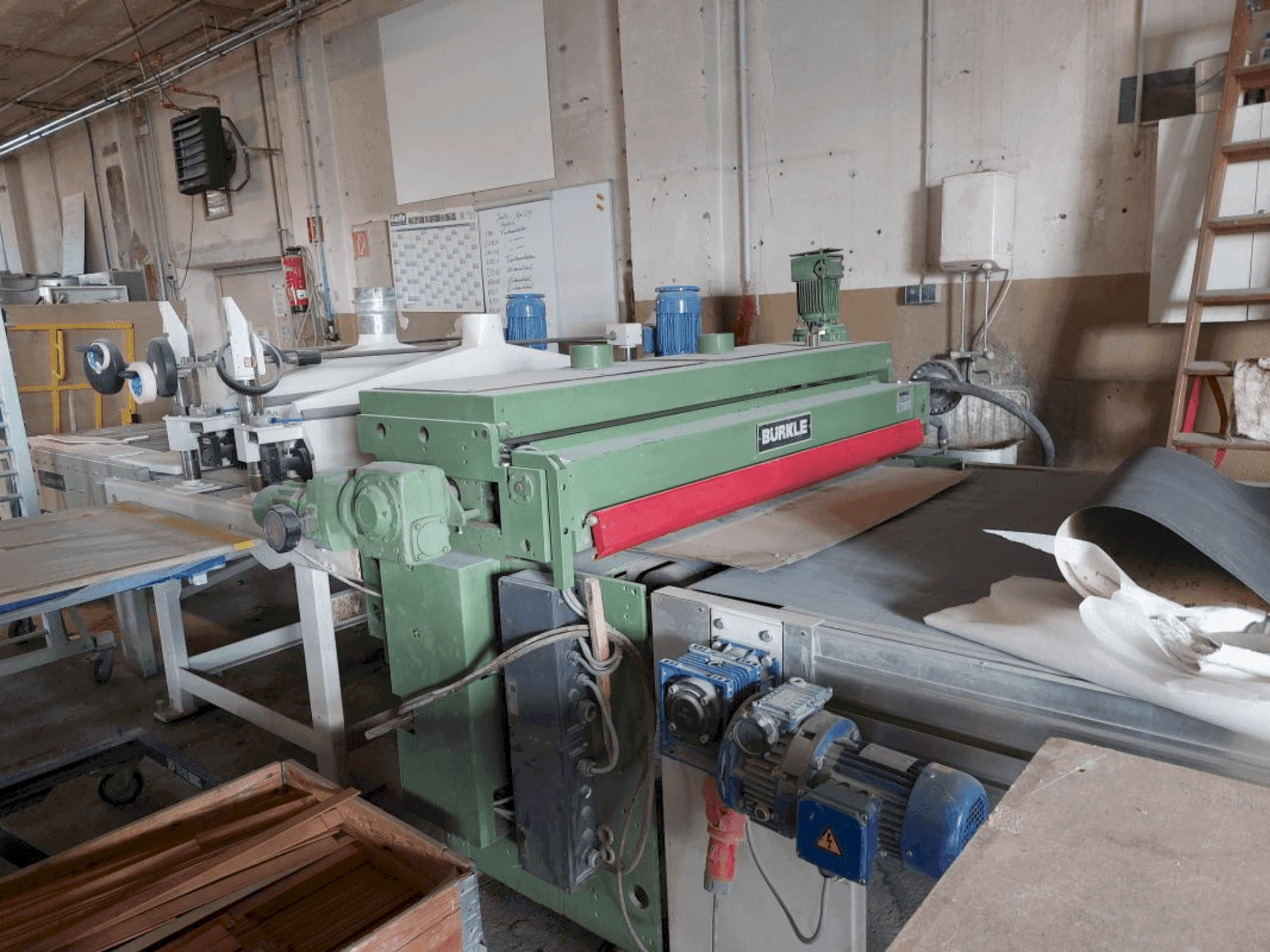 Vista frontale della macchina BÜRKLE DAL 1 1300