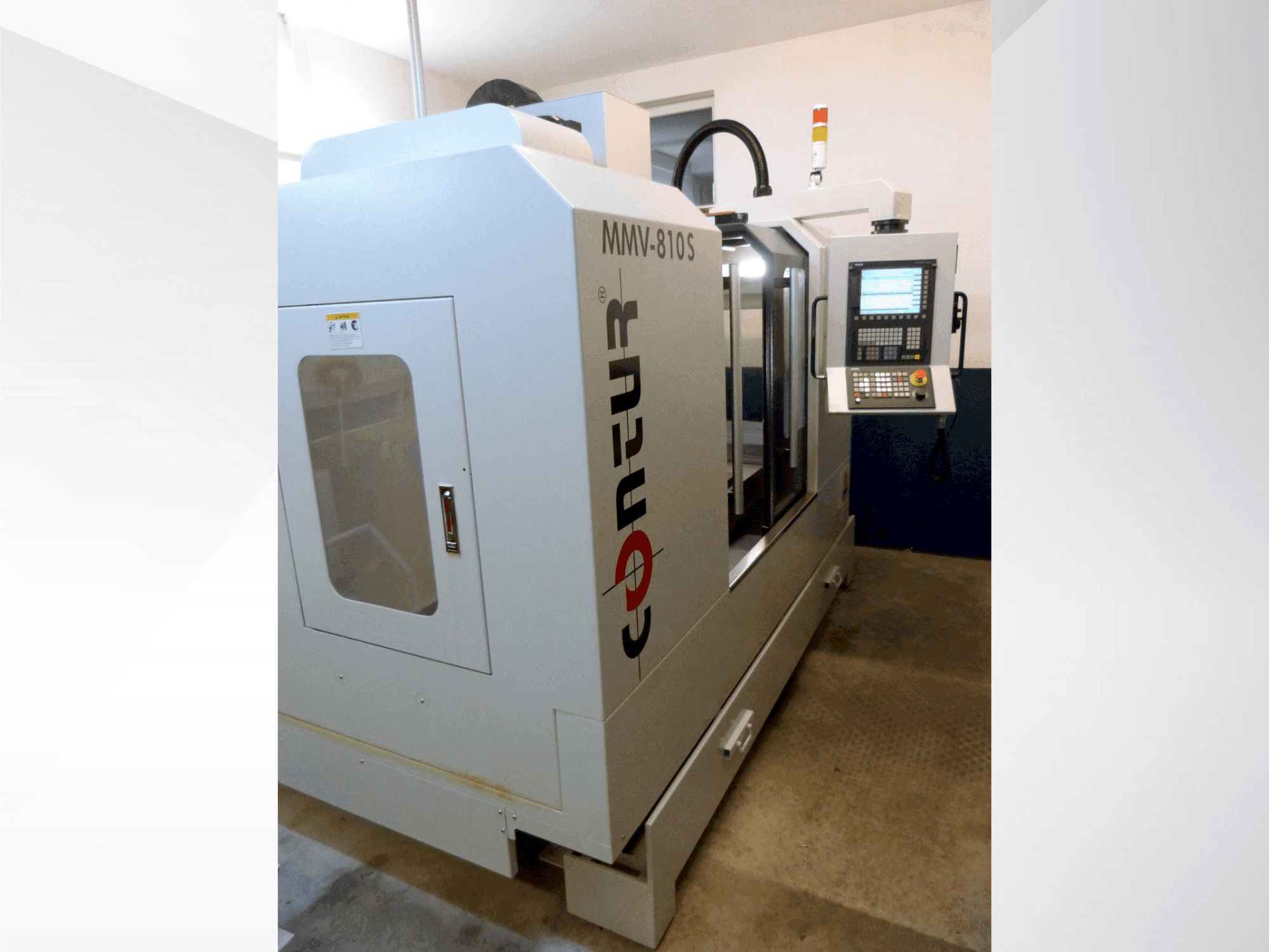 Vista frontale della macchina Saeilo Contur MMV 810 S