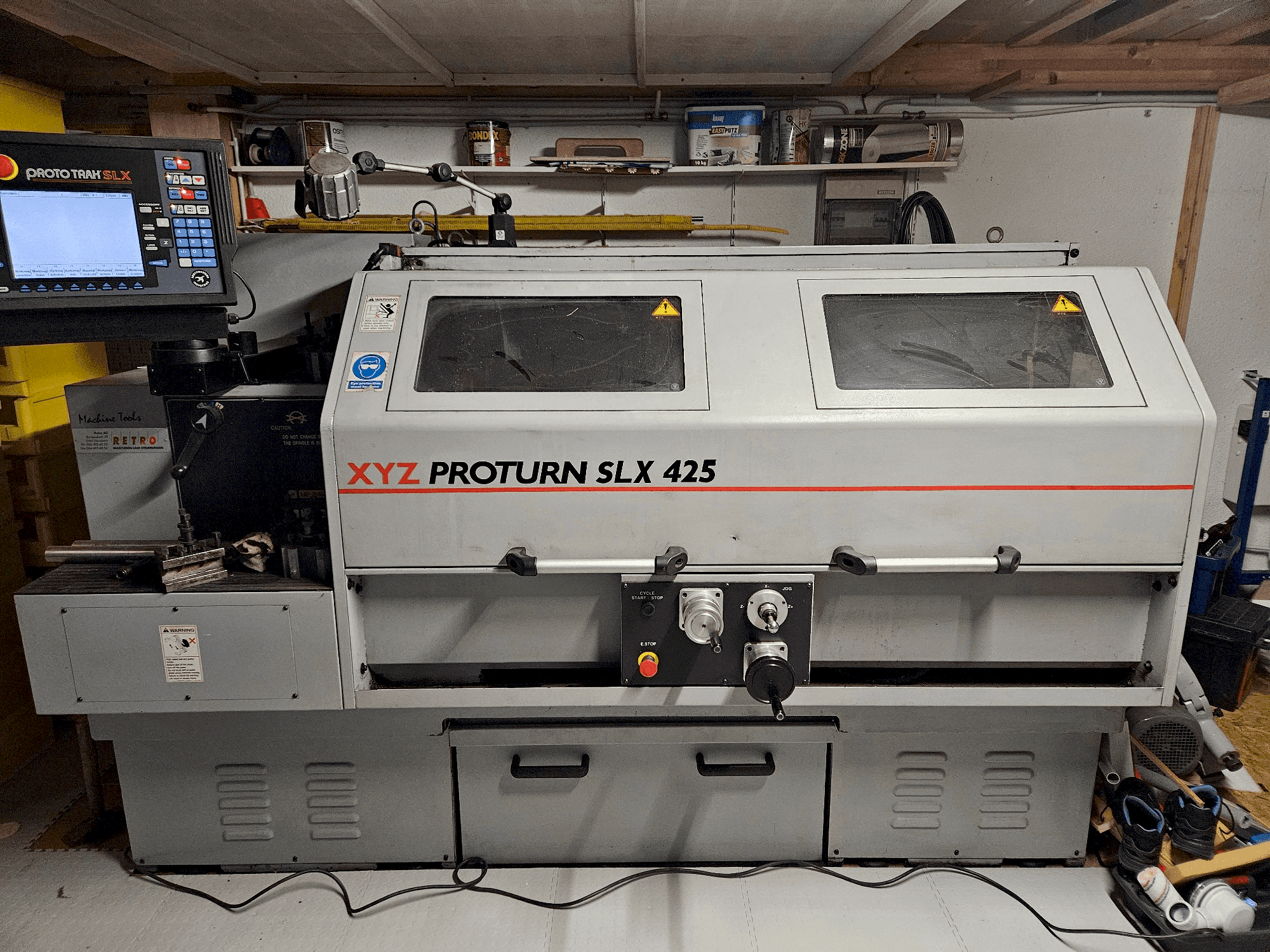 Vista frontale della macchina XYZ Proturn SLX 425