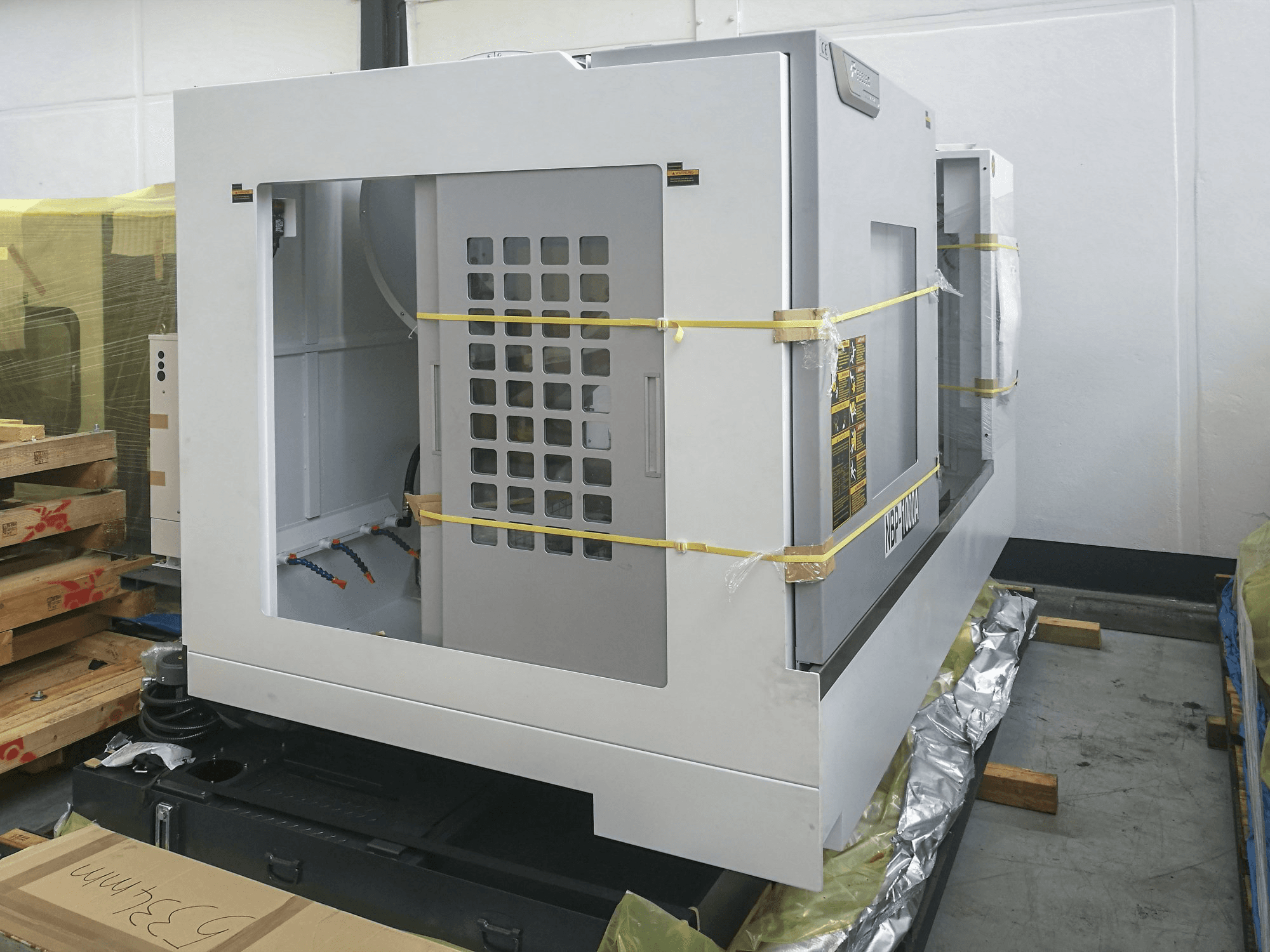 Vista lato sinistro 1 della macchina Feeler NBP-1000A