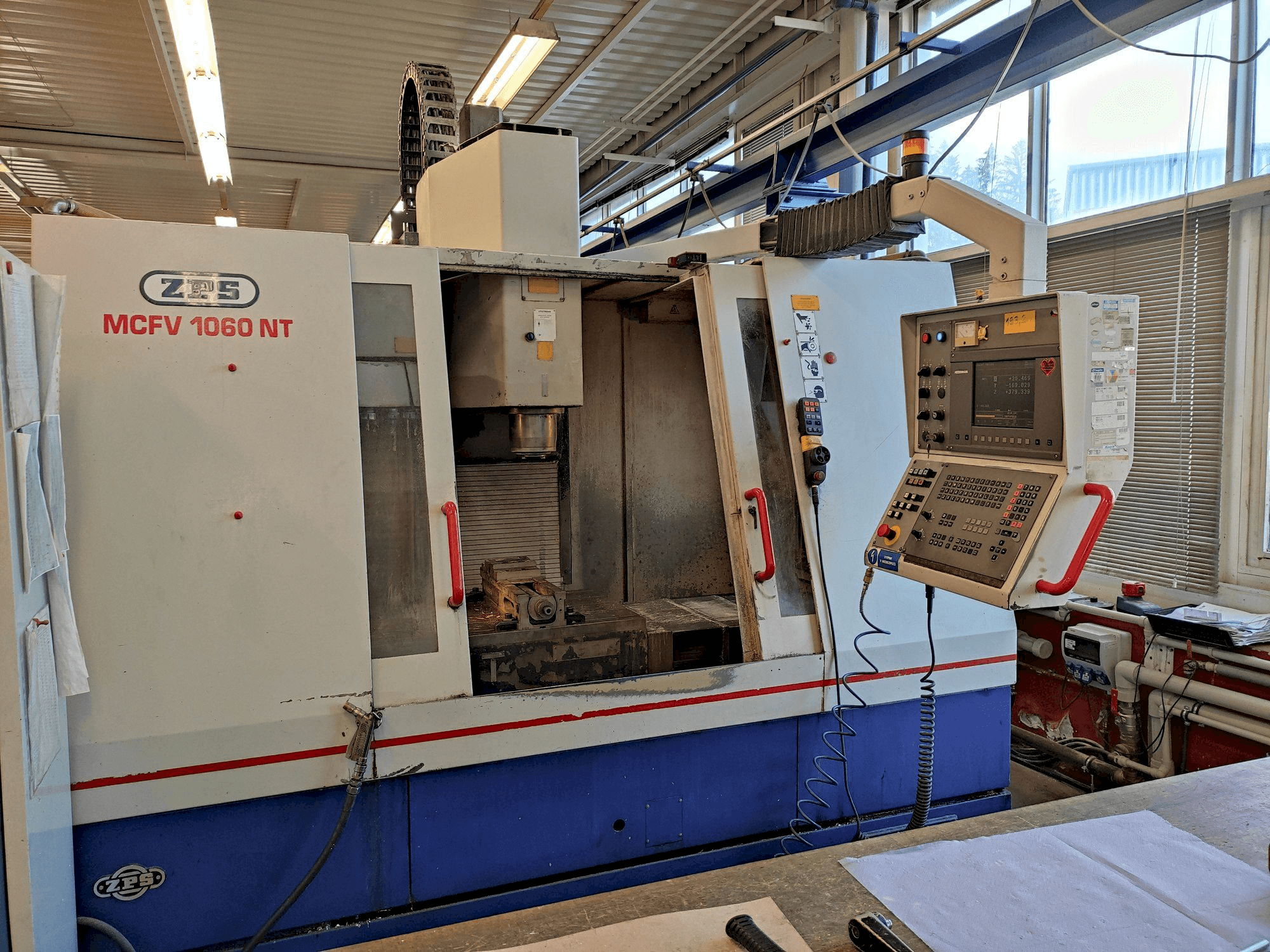 Vista frontale della macchina ZPS MCFV 1060 NT