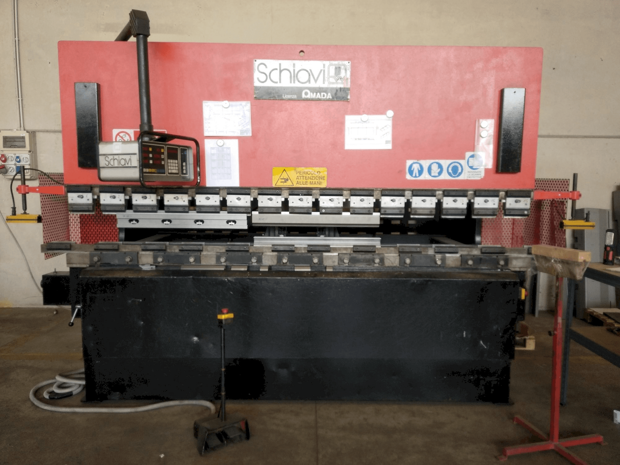 Vista frontale della macchina Schiavi ITS 103