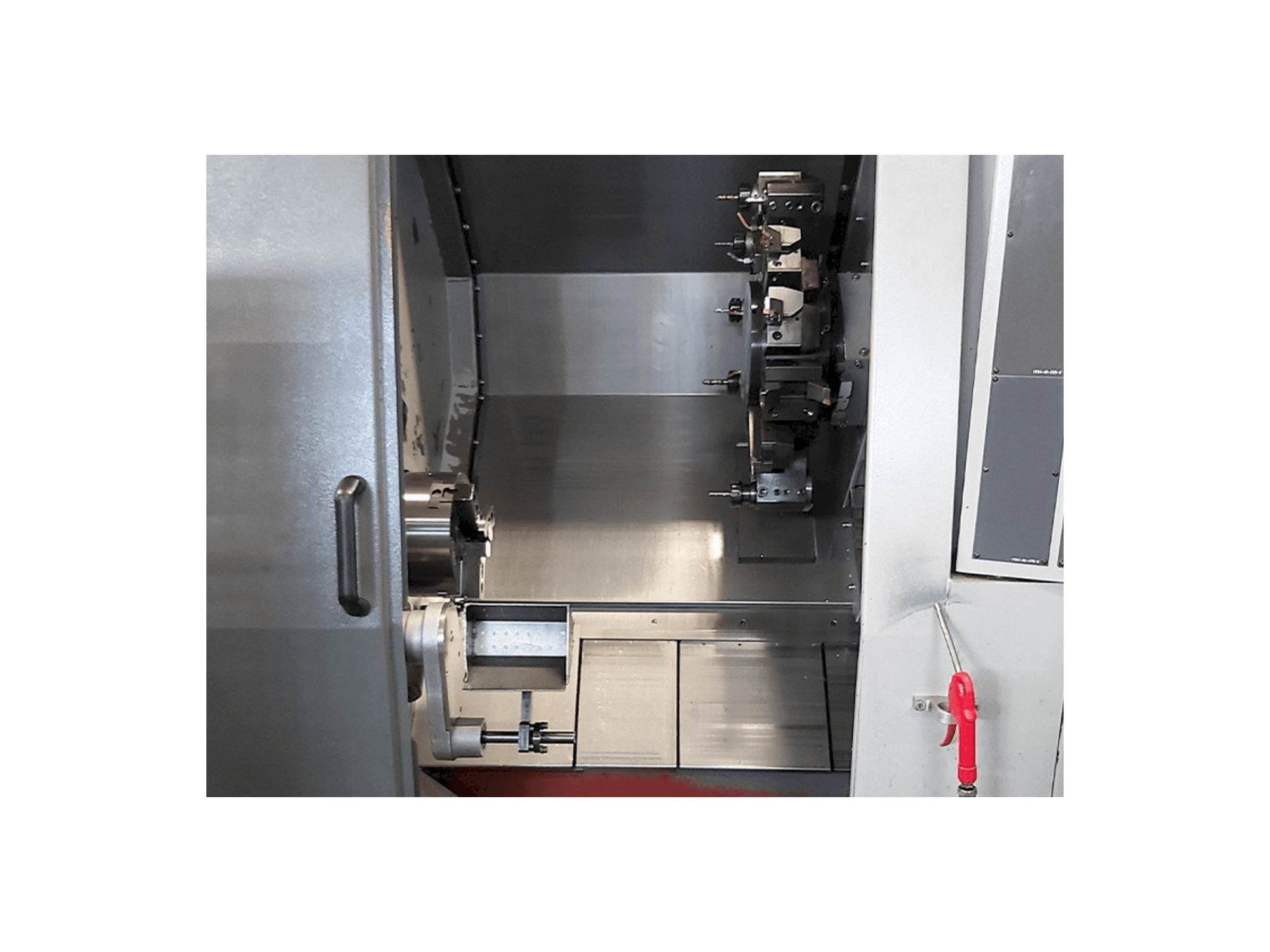 Vista frontale della macchina Hyundai Kia SKT210SY