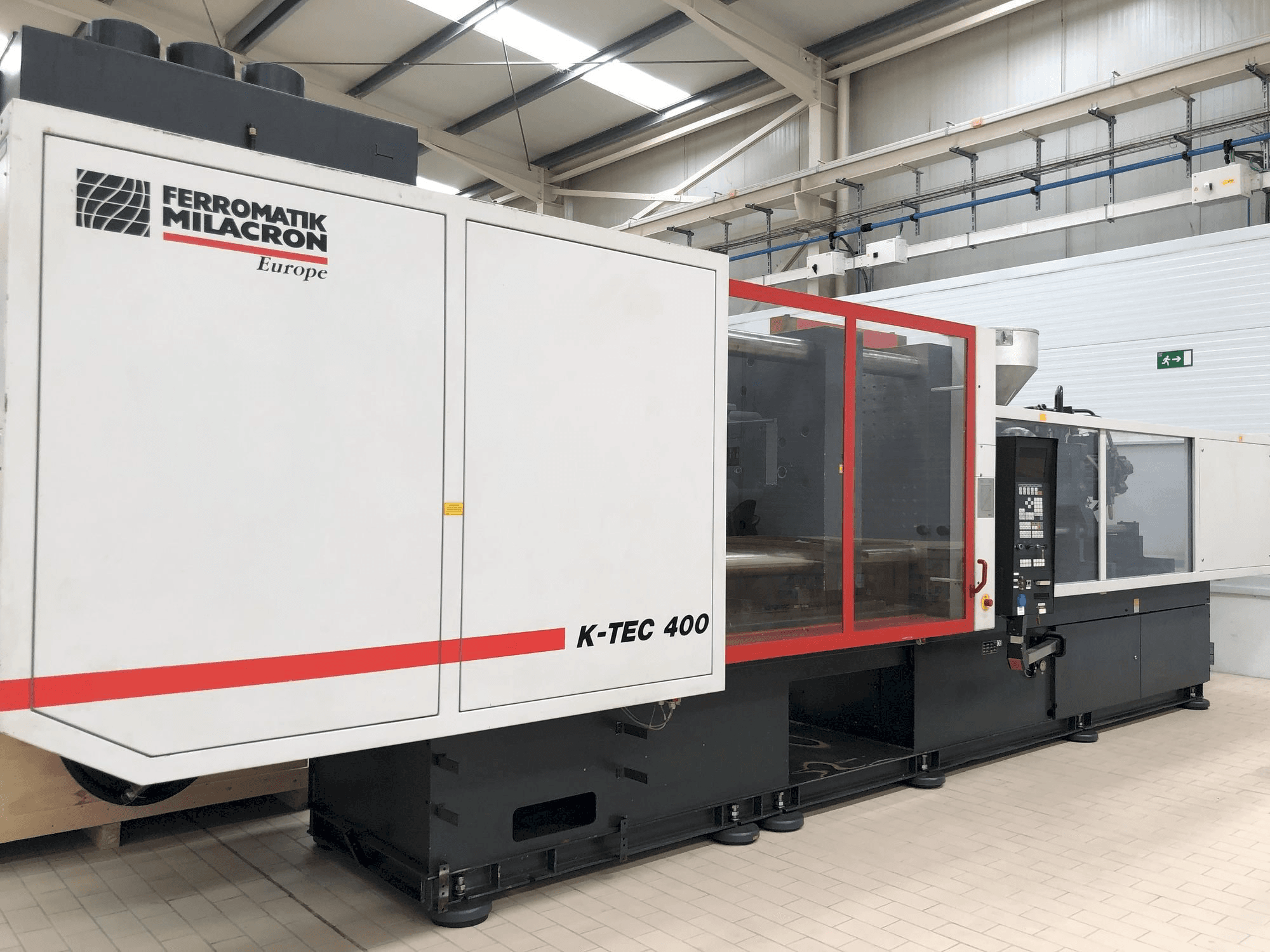 Vista frontale della macchina Ferromatik K-TEC400S