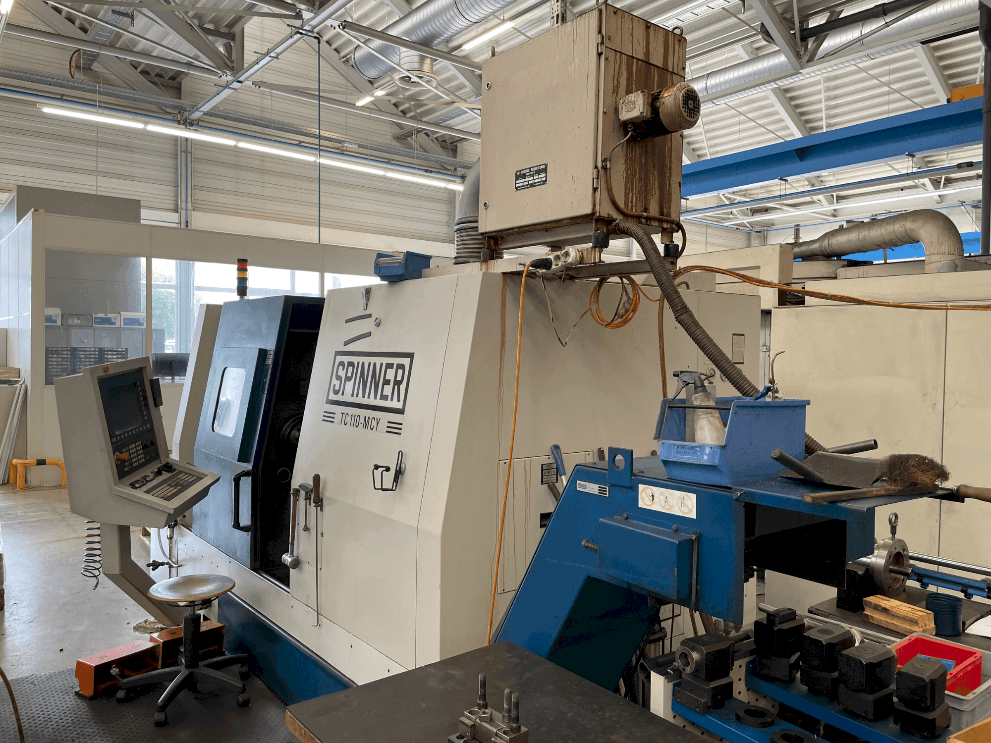 Vista frontale della macchina SPINNER TC 110