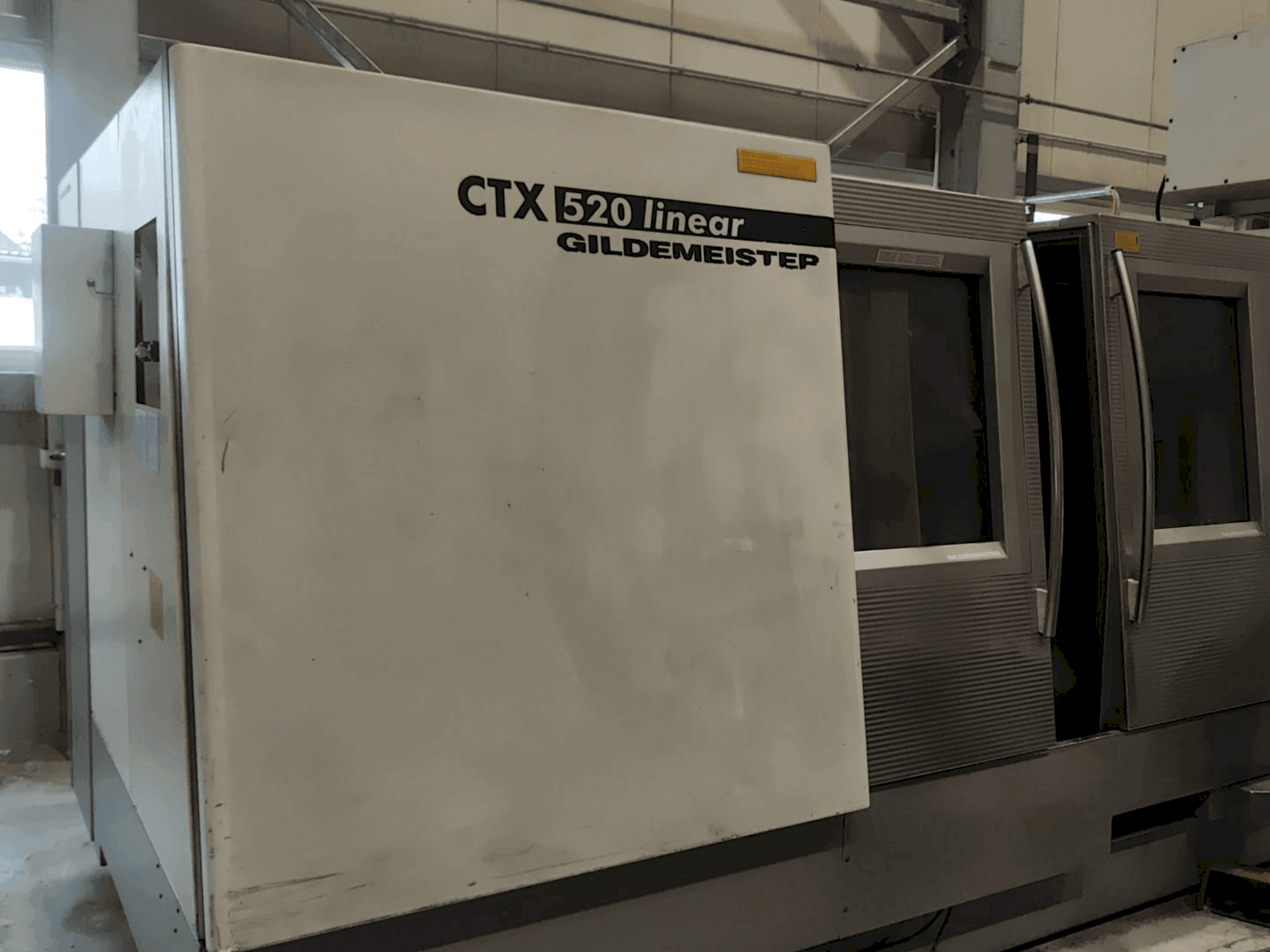 Vista frontale della macchina Gildemeister CTX 520 linear