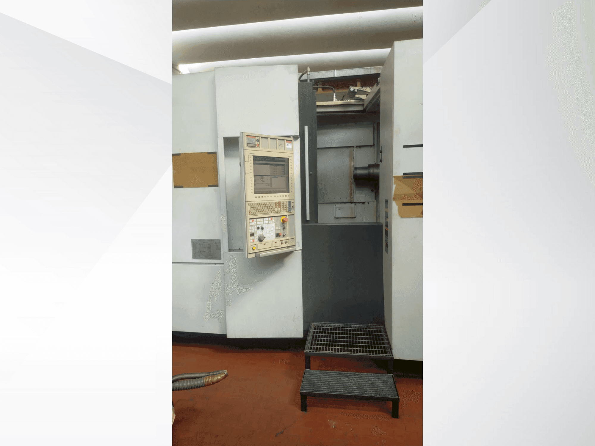 Vista frontale della macchina MORI SEIKI NH 5000/40 DCG