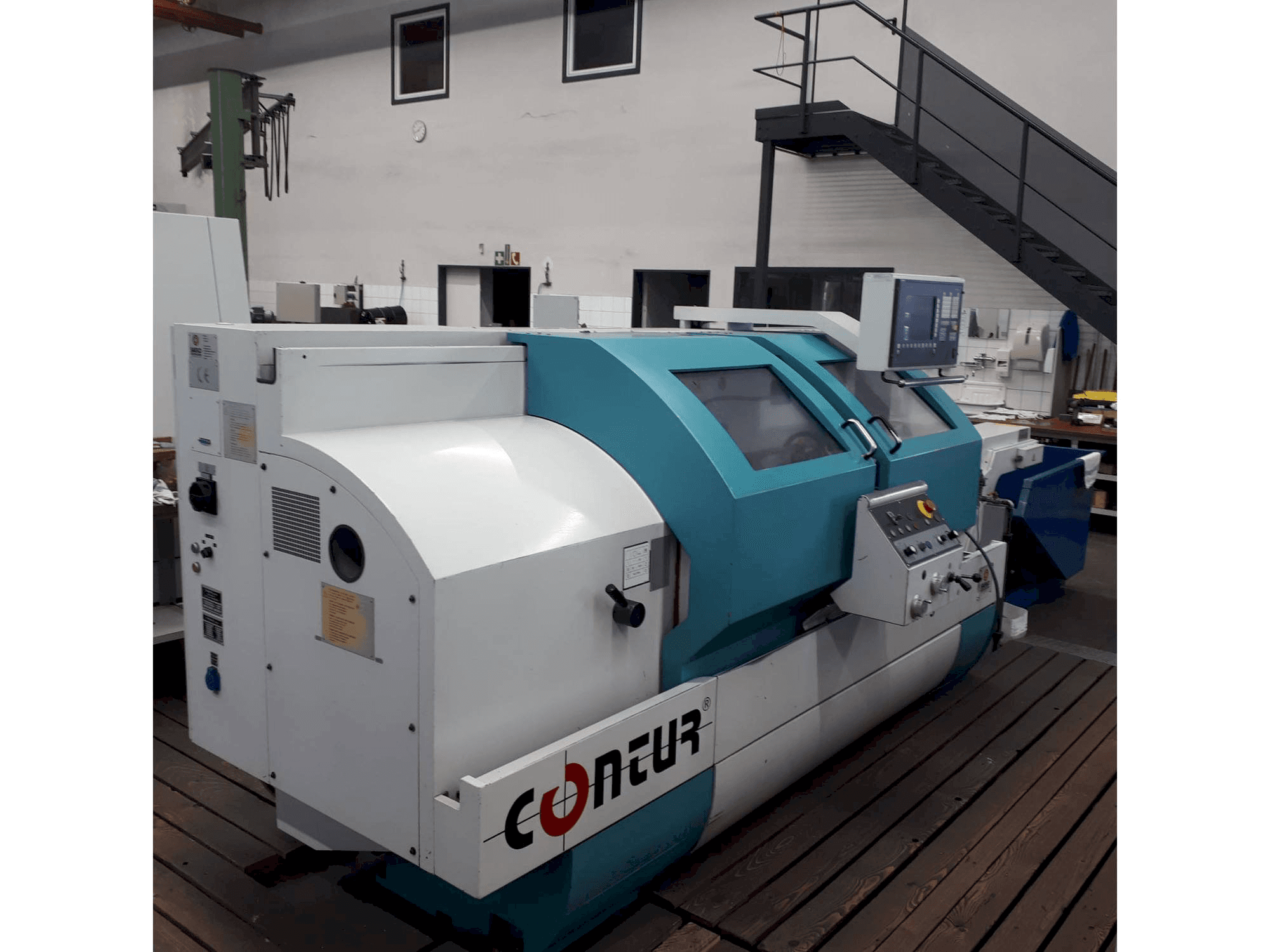 Vista frontale della macchina Saeilo Contour Dialog T52 x 1500