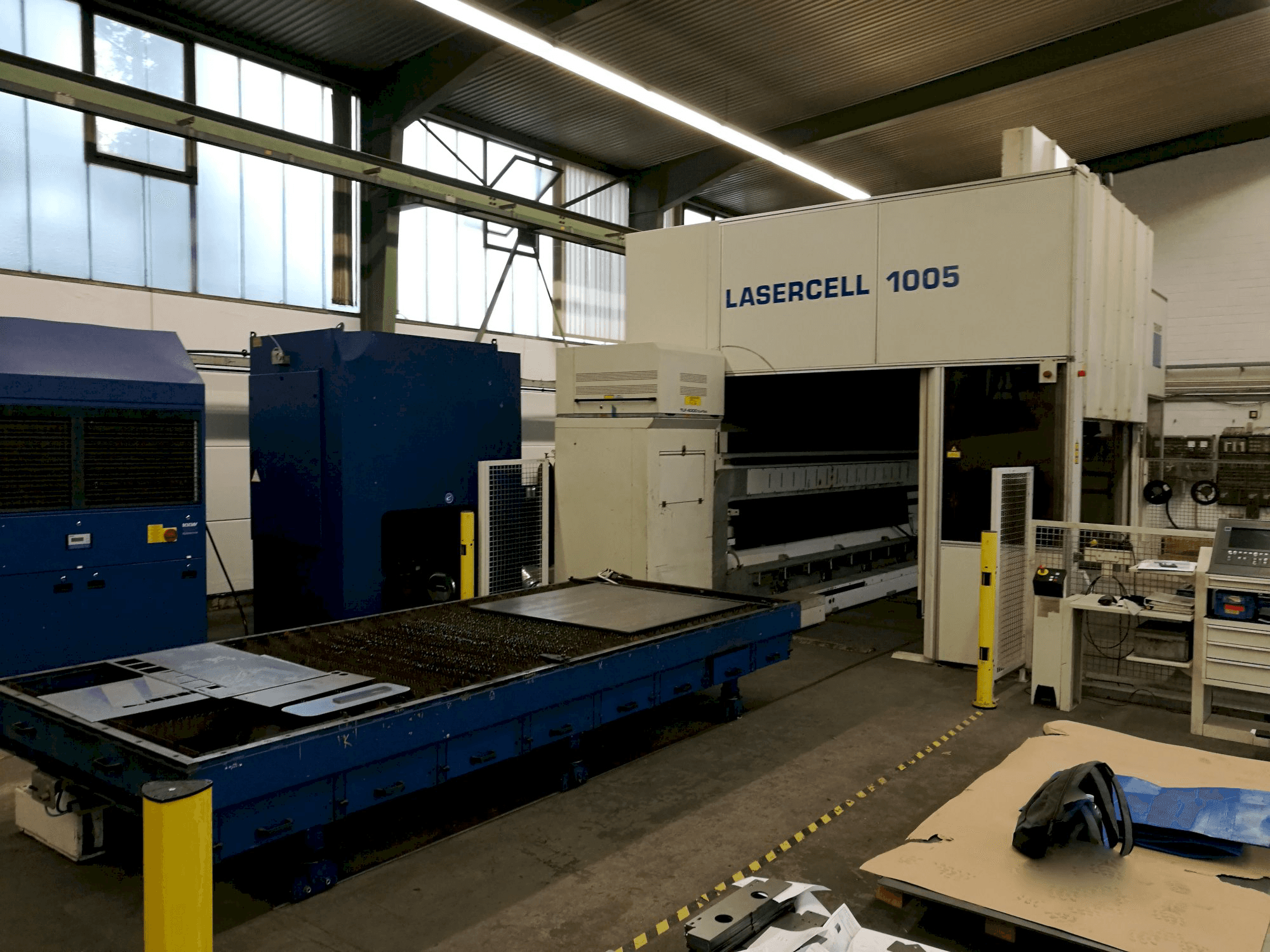 Vista lato sinistro della macchina Trumpf Lasercell TLC 1005