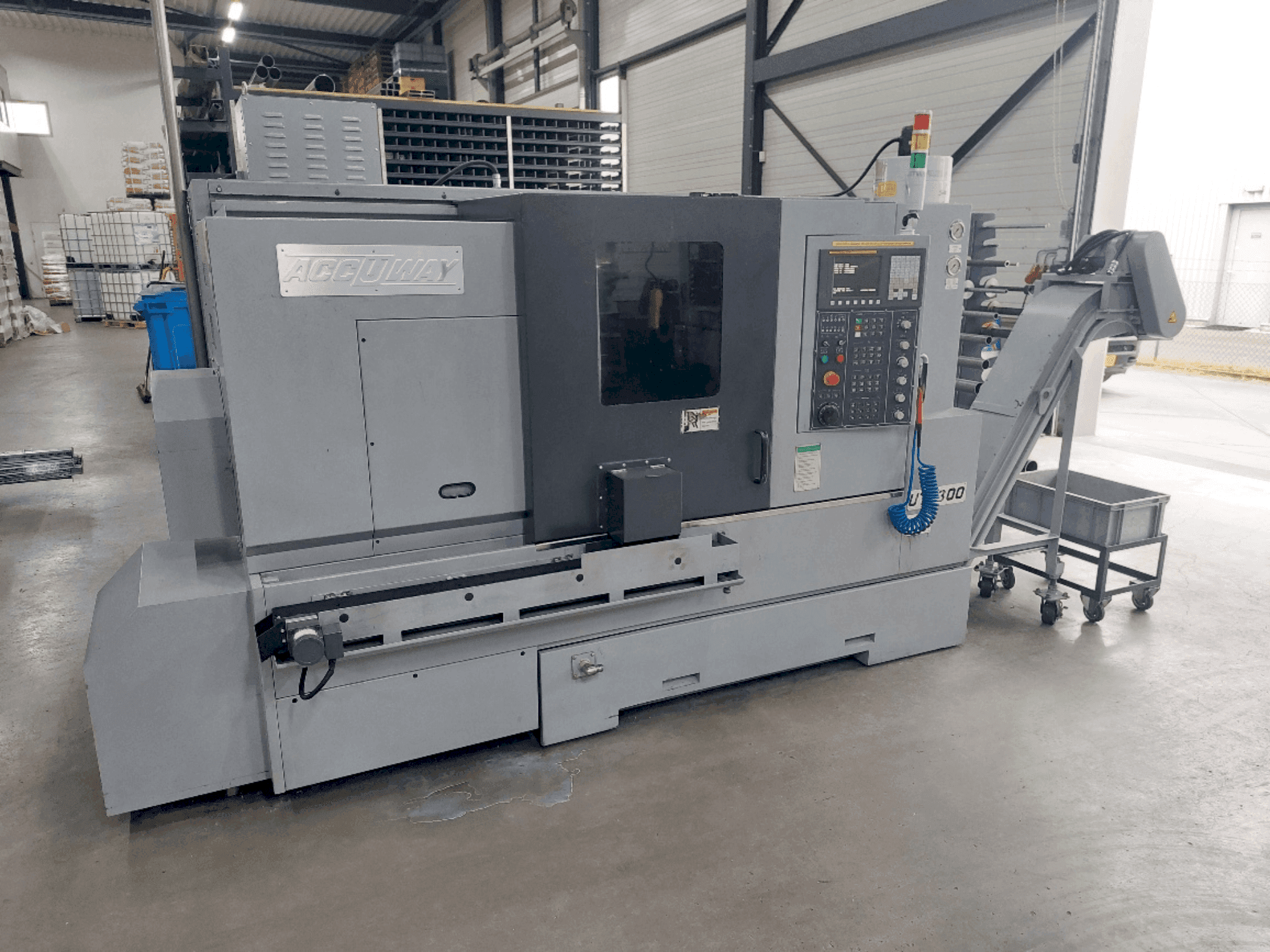 Vista frontale della macchina ACCUWAY UT-300