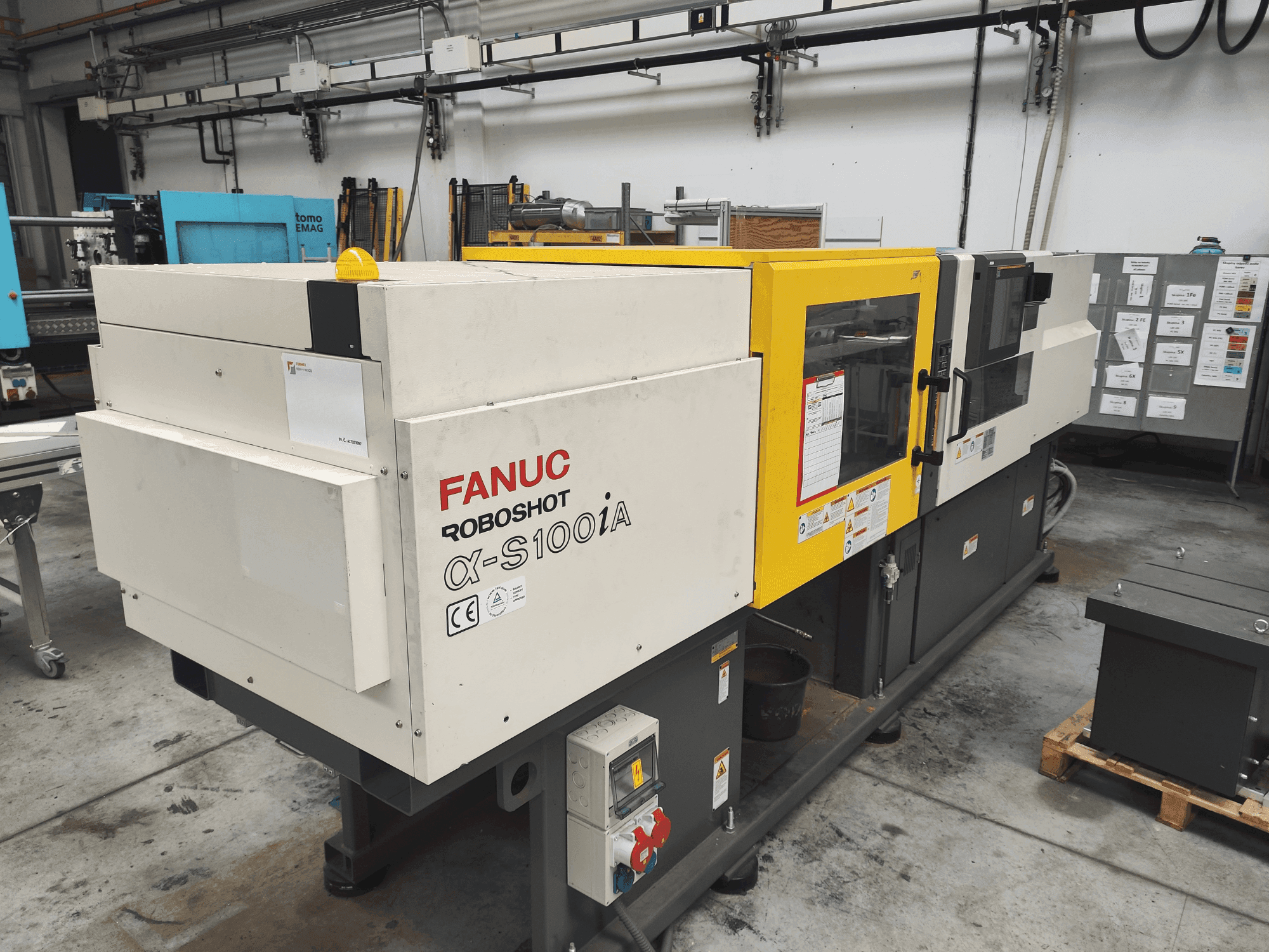 Vista frontale della macchina FANUC α-S100A