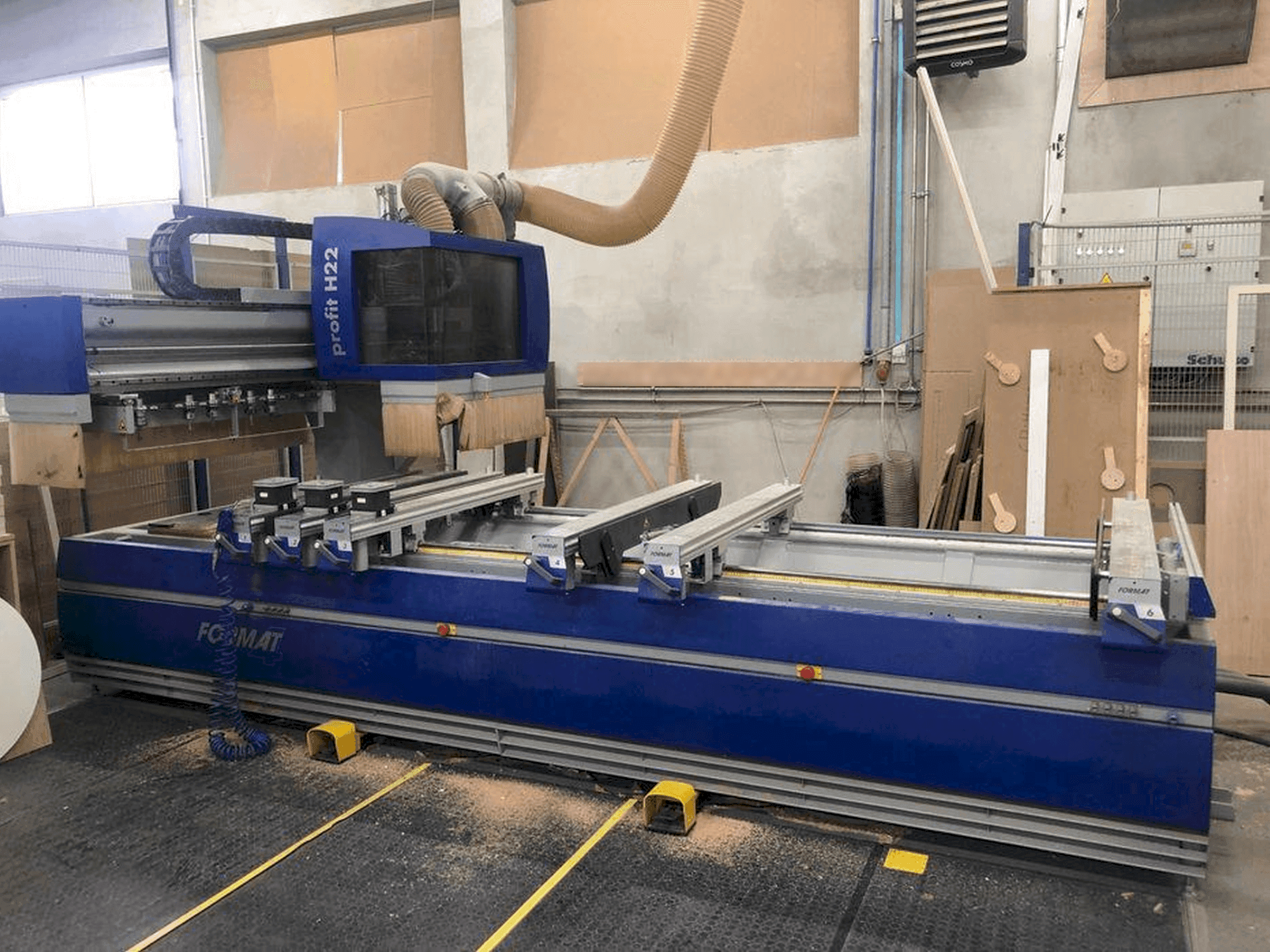 Vista frontale della macchina FORMAT4 Profit H22