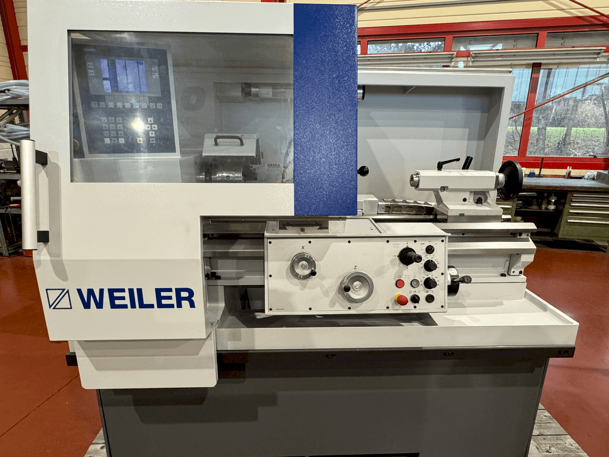 Vista frontale della macchina Weiler C 30x750