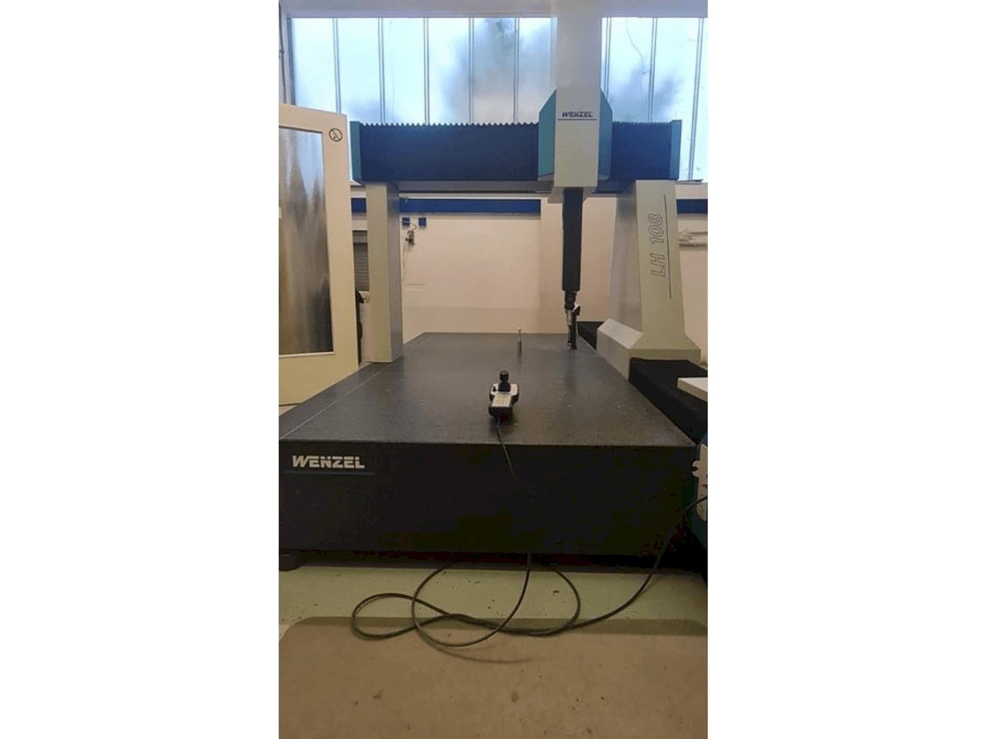 Vista frontale della macchina Wenzel LH 108