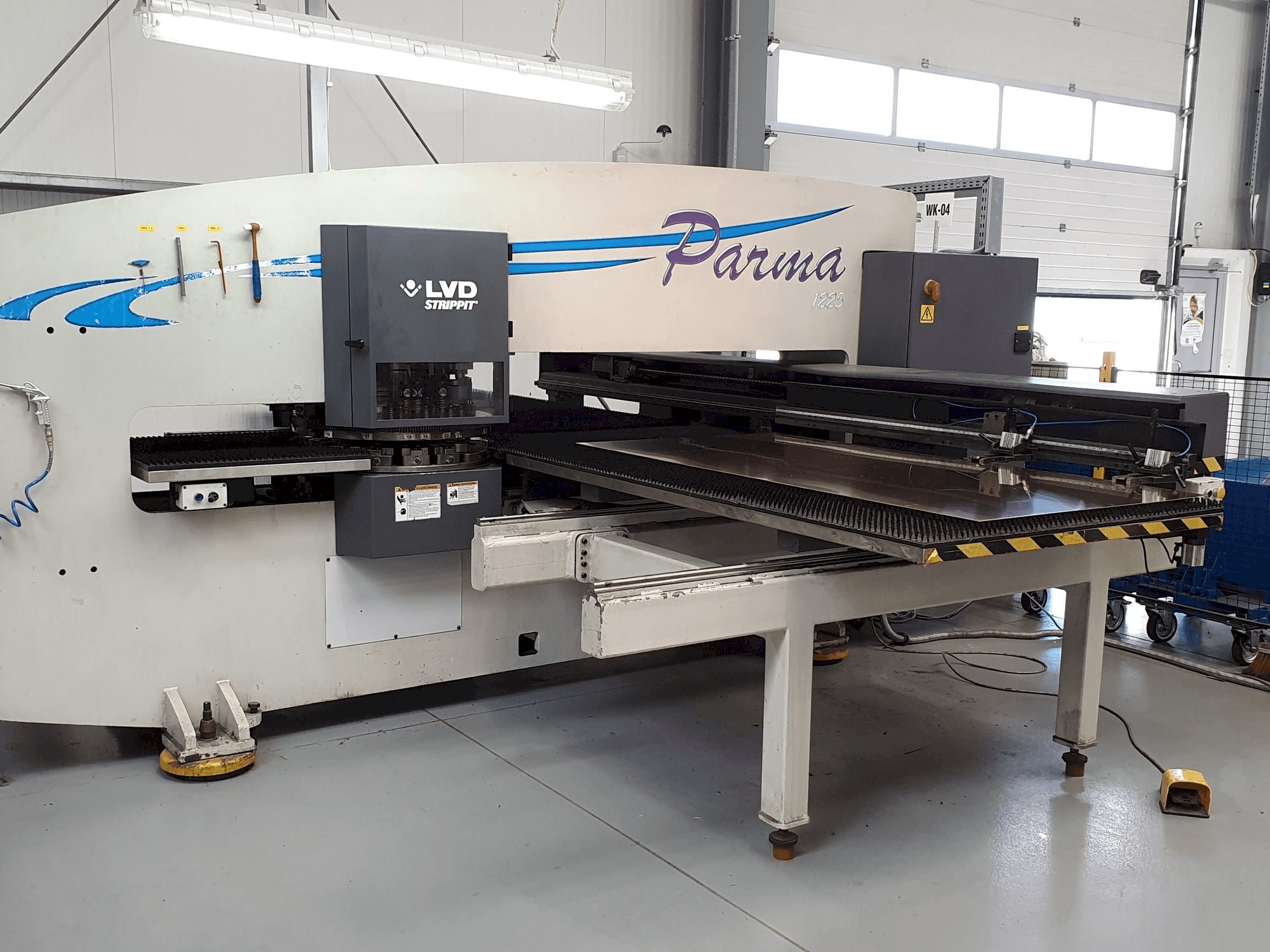 Vista frontale della macchina LVD PARMA 1225 TK