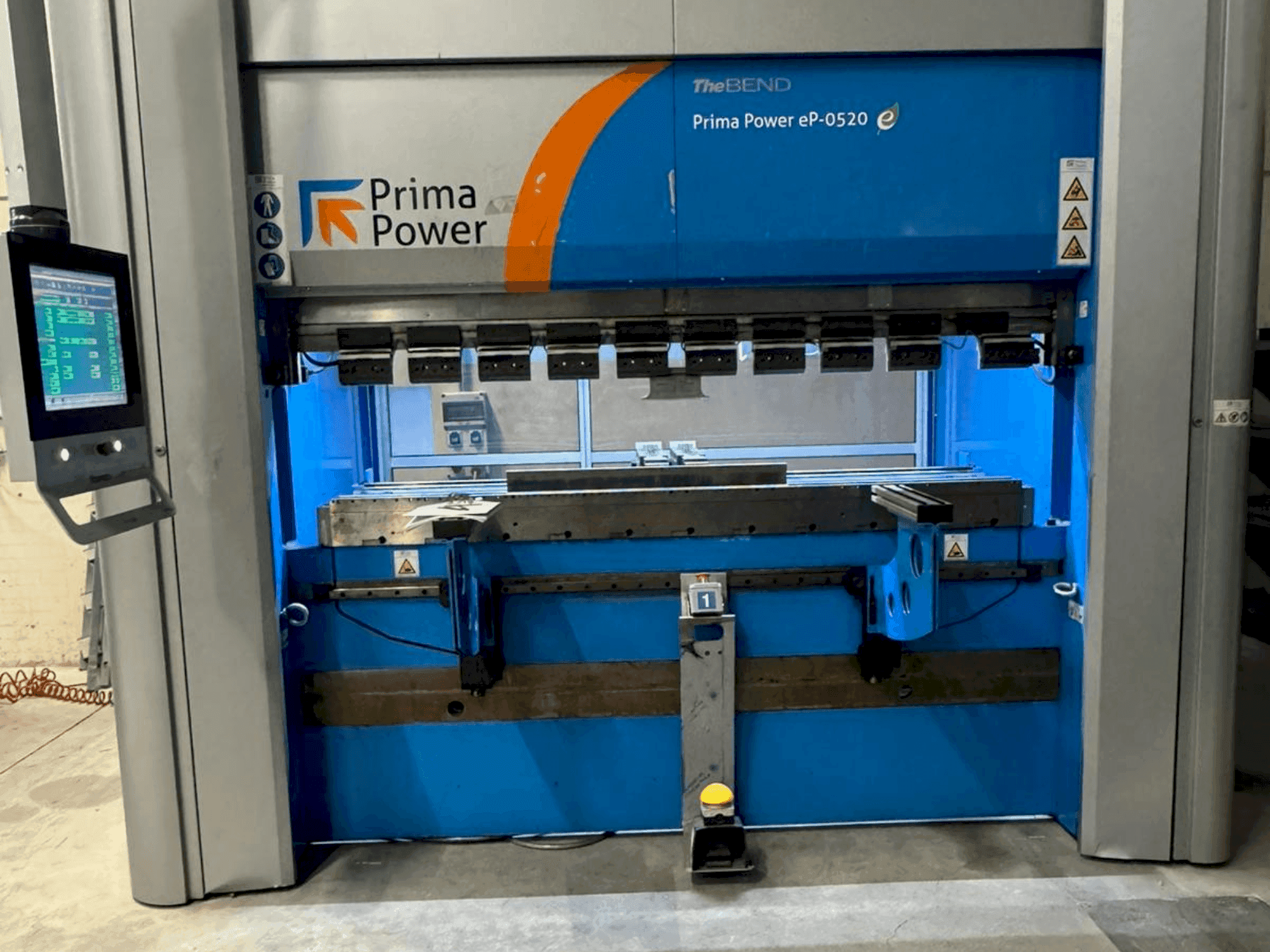 Vista frontale della macchina Prima Power eP-0520