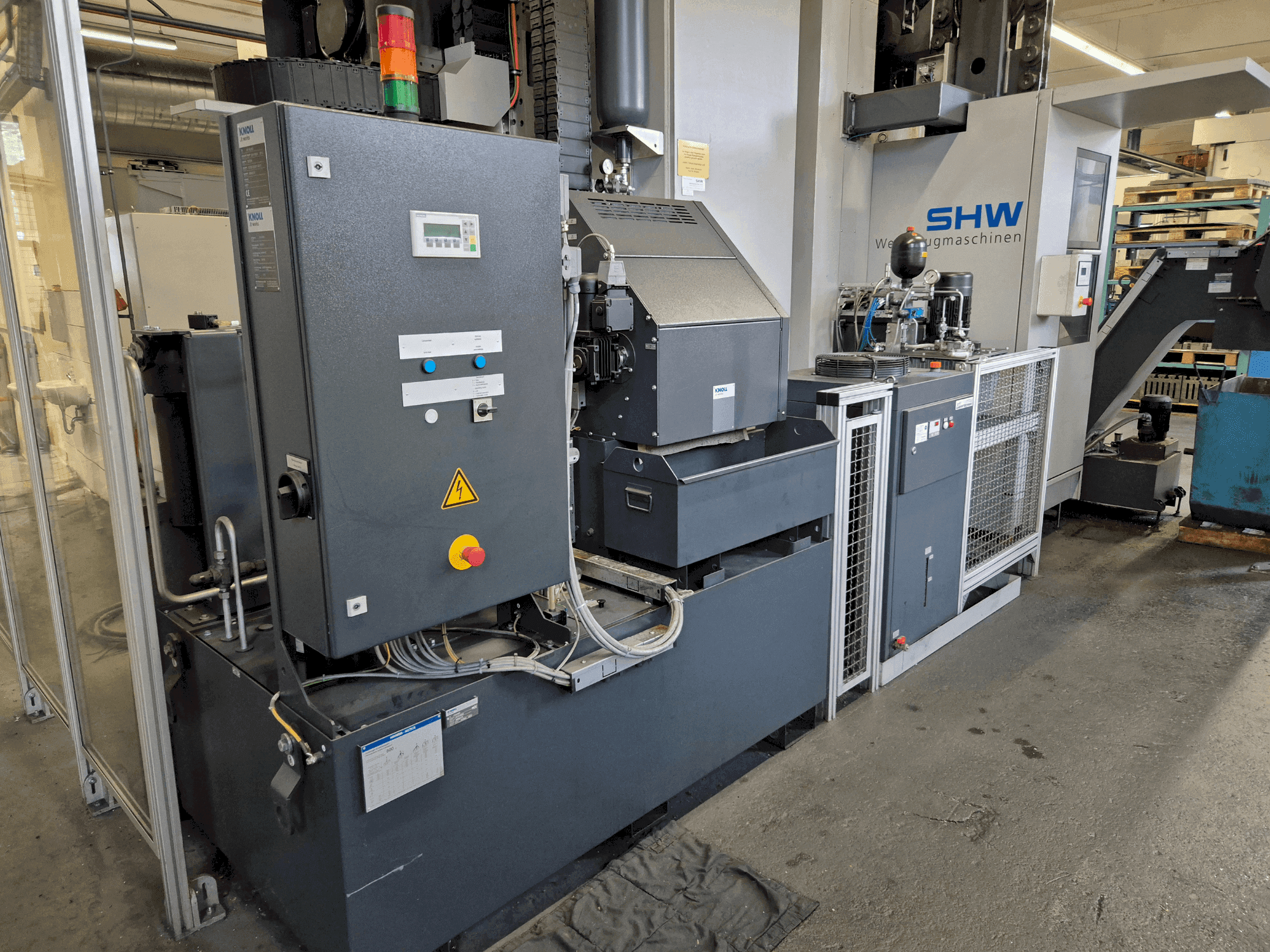 Vista frontale della macchina SHW Unispeed 5