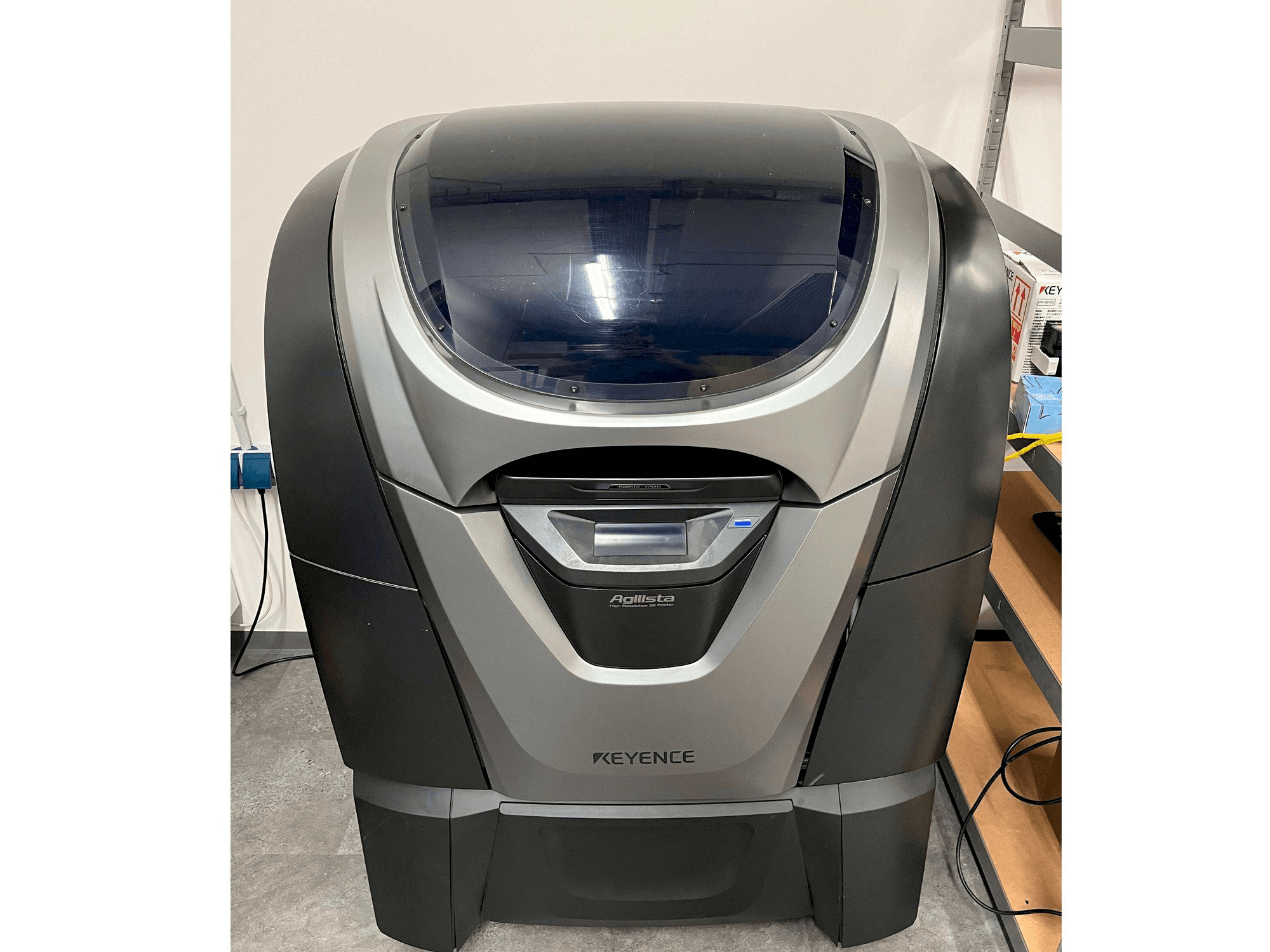 Vista frontale della macchina KEYENCE Agilista 3200-w