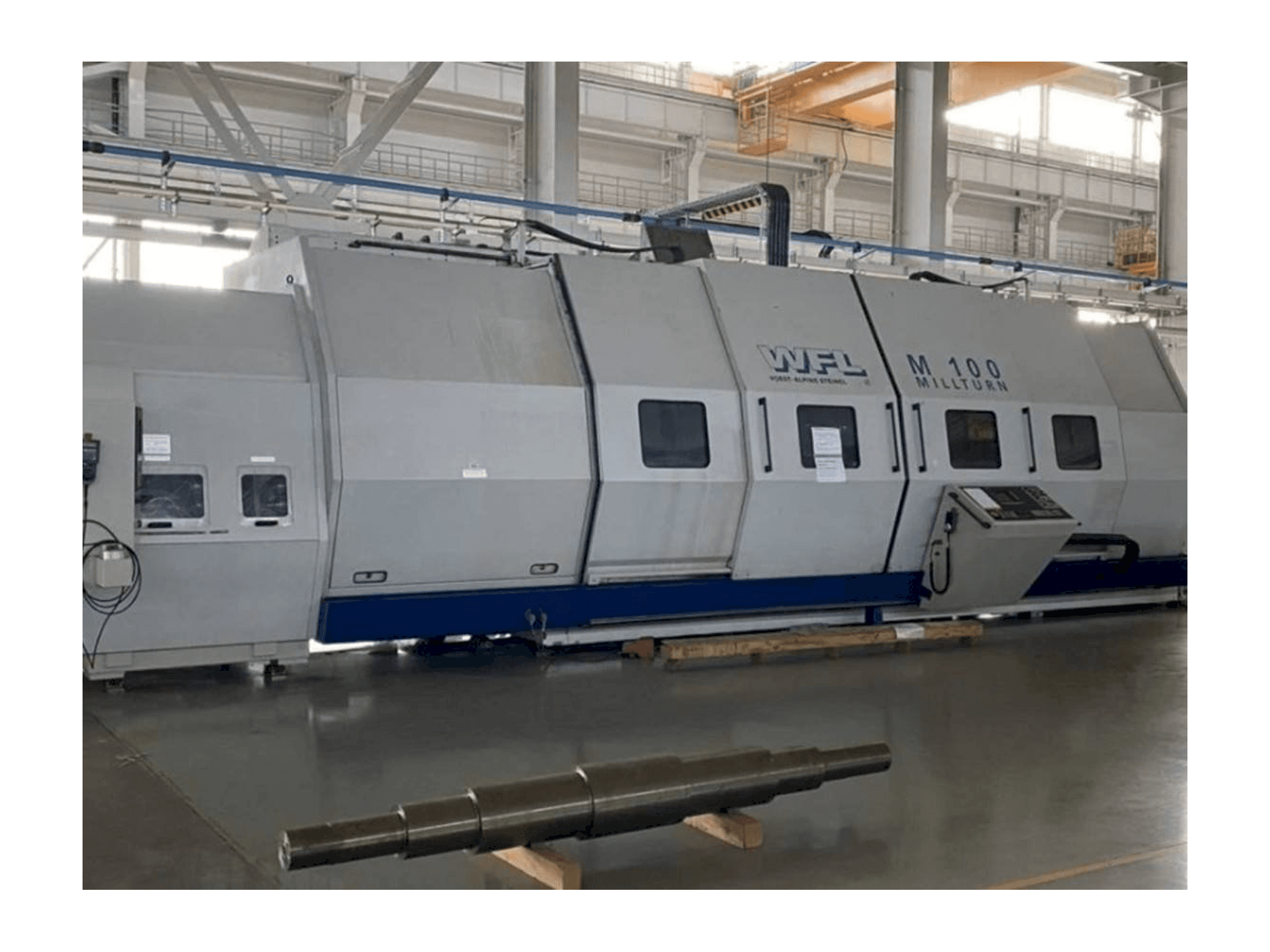 Vista frontale della macchina WFL M 100