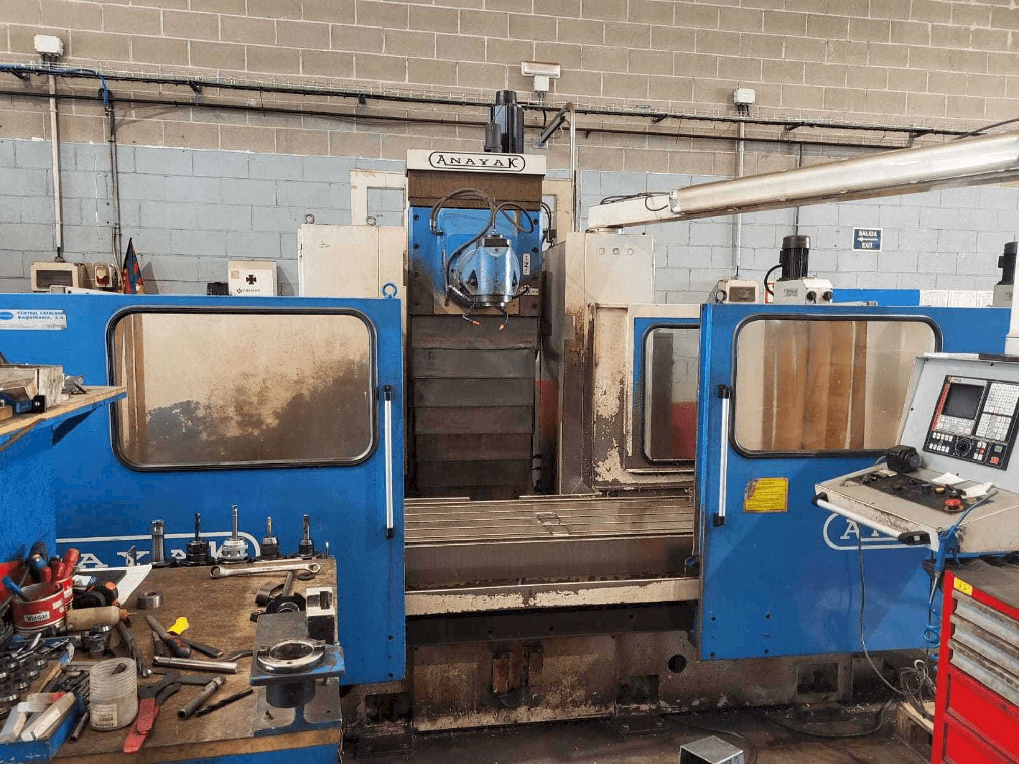 Vista frontale della macchina ANAYAK VH-2200