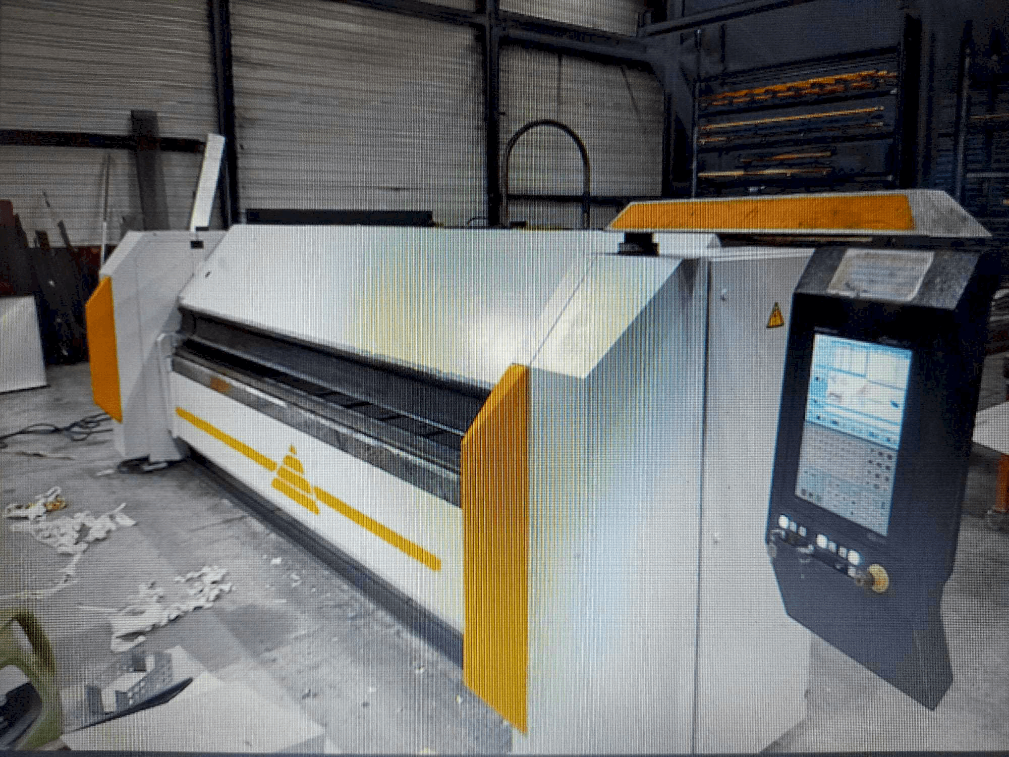 Vista frontale della macchina RAS 73.40 flexibend