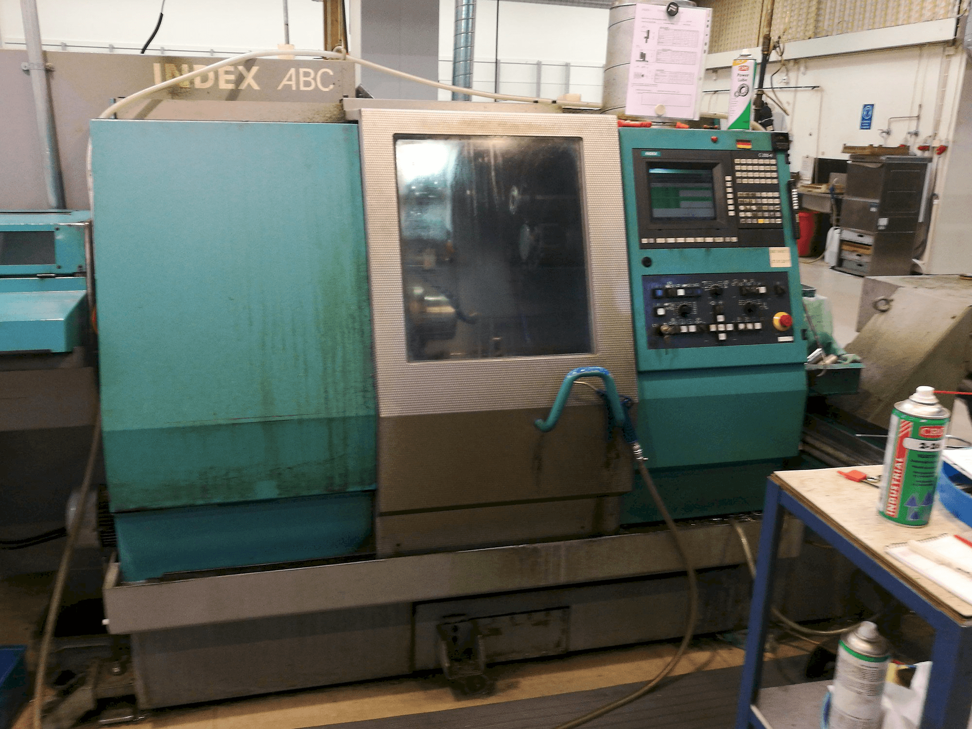 Vista frontale della macchina Index ABC