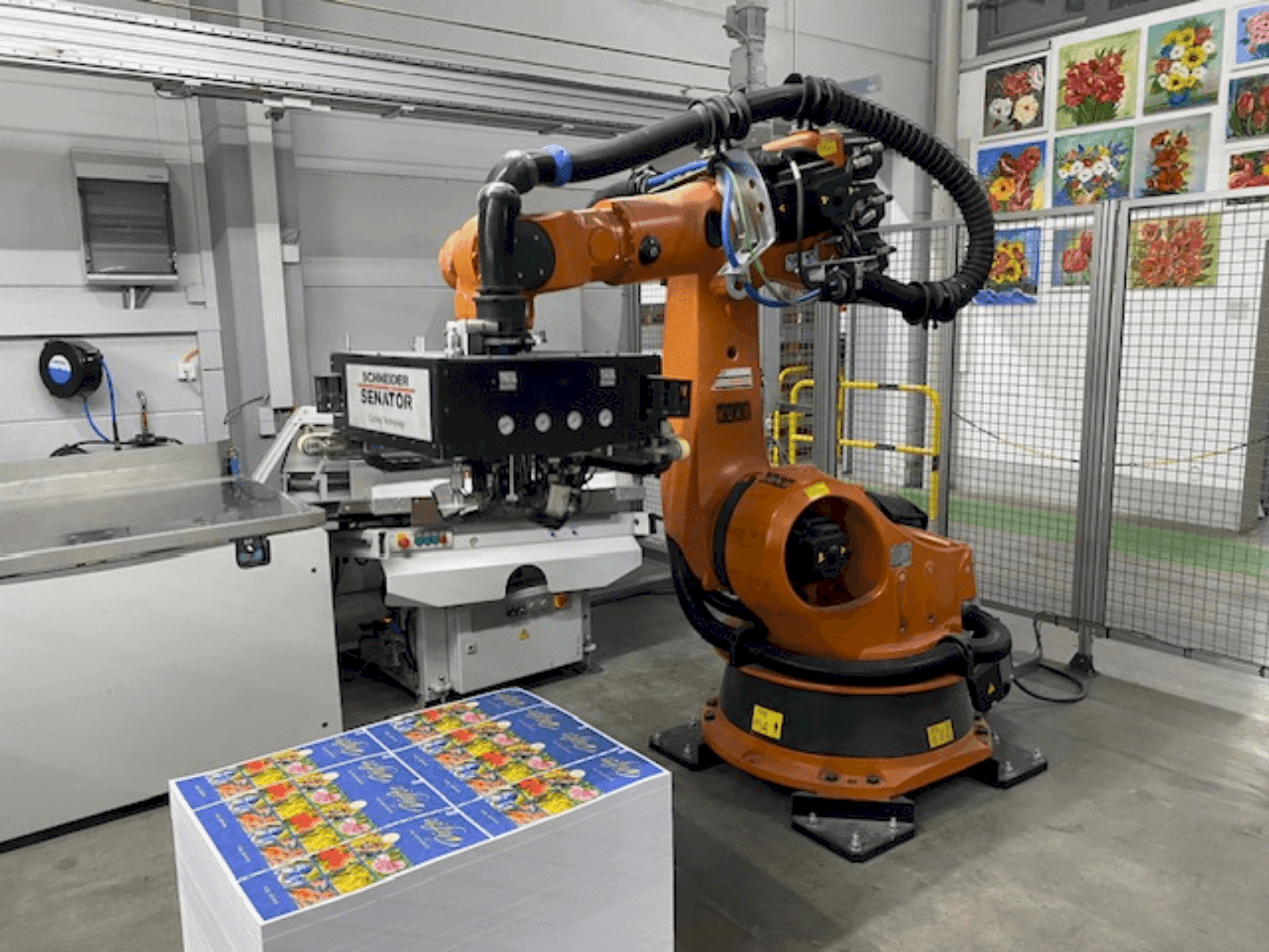 Vista frontale della macchina KUKA KR140-3 COMP