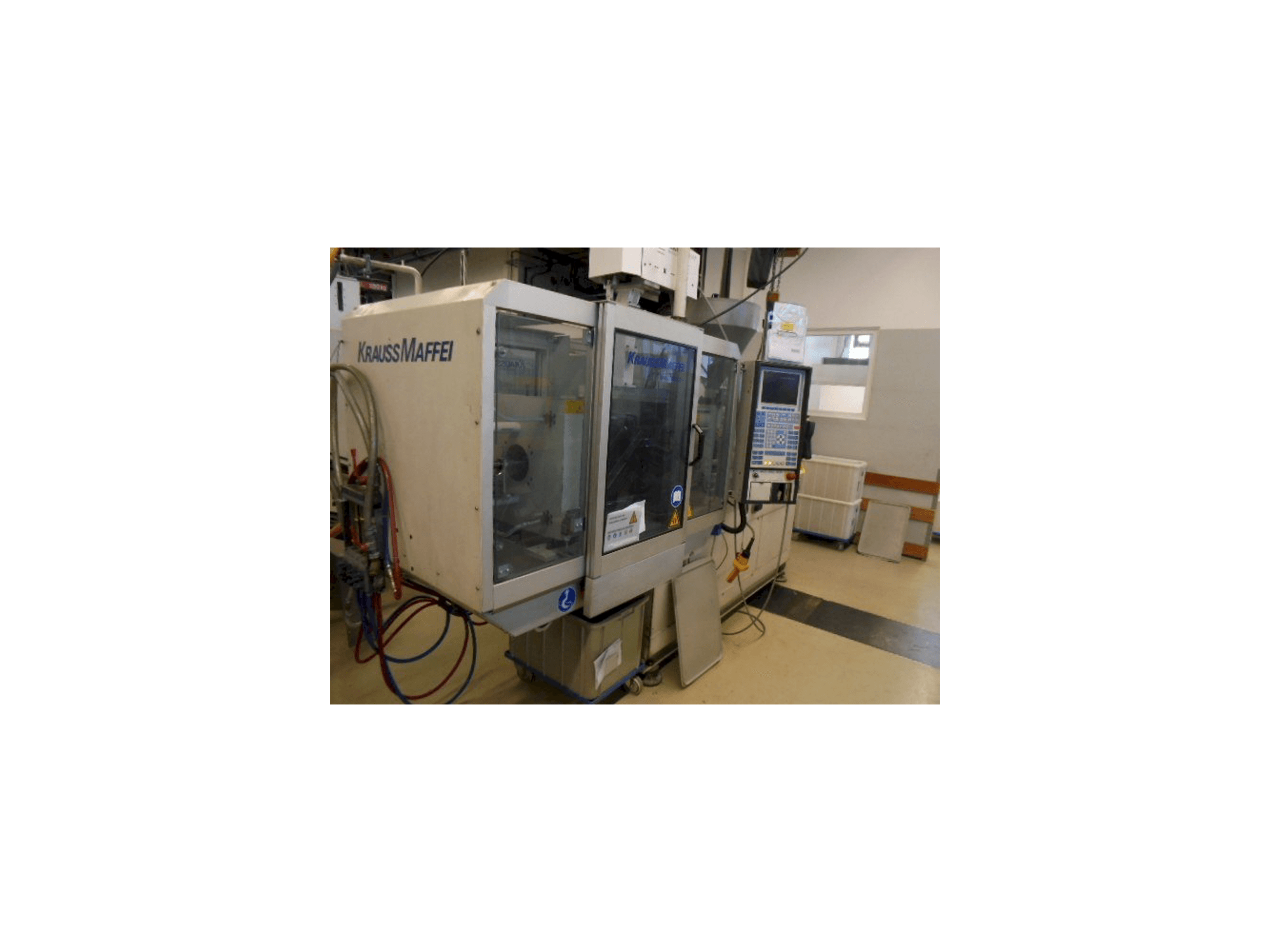 Vista frontale della macchina Krauss Maffei KM 50-220-C2