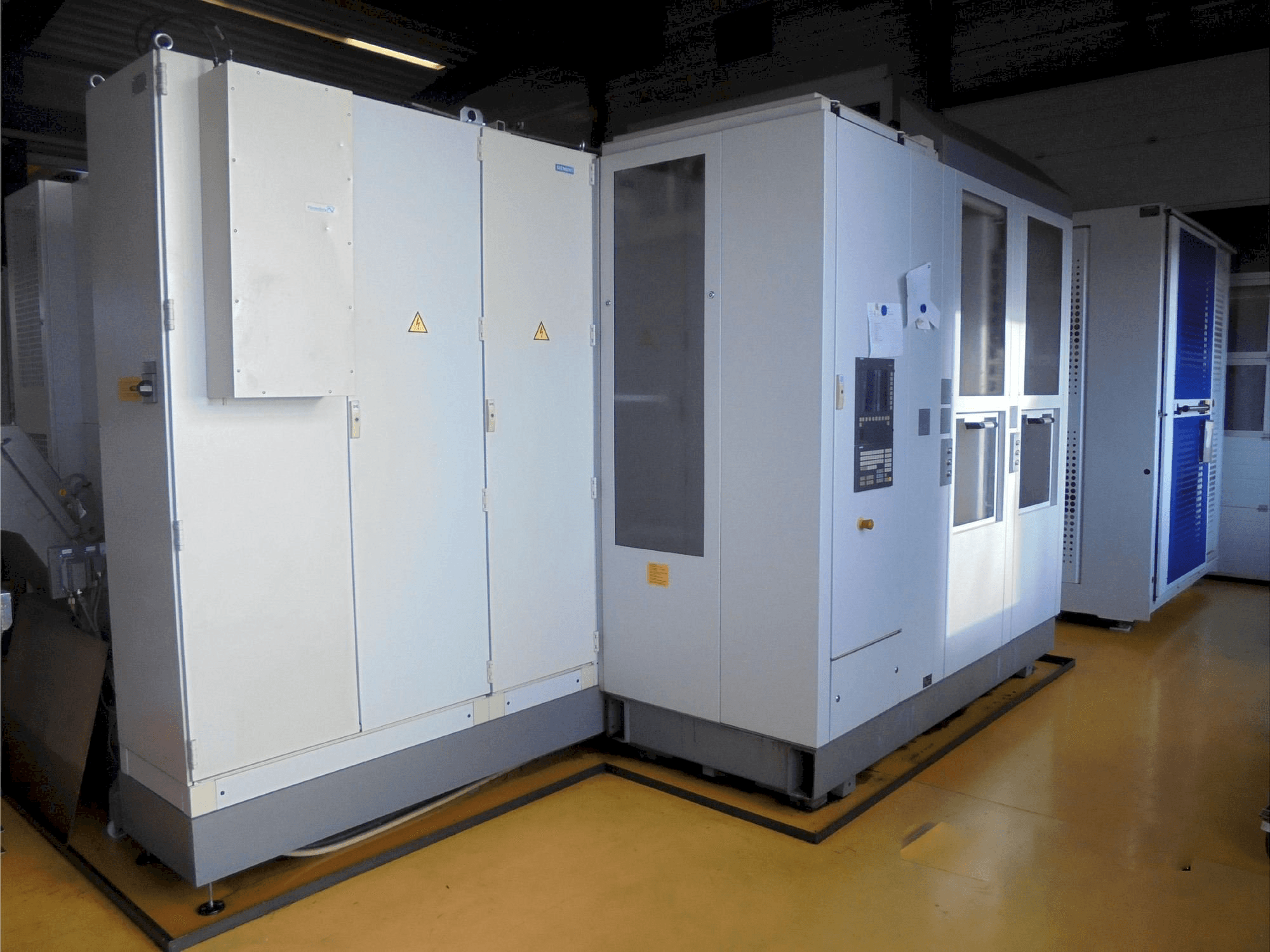 Vista frontale della macchina Heckert HEC500D XXL