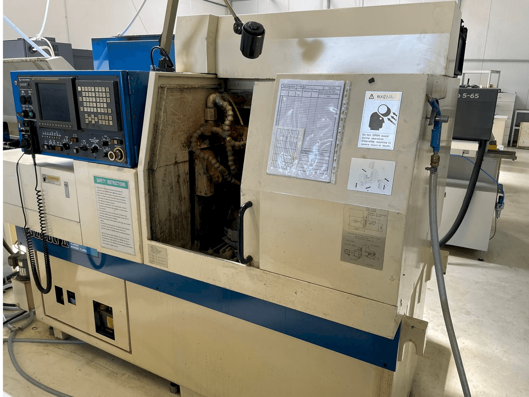 Vista laterale destra della macchina TSUGAMI BS20-II