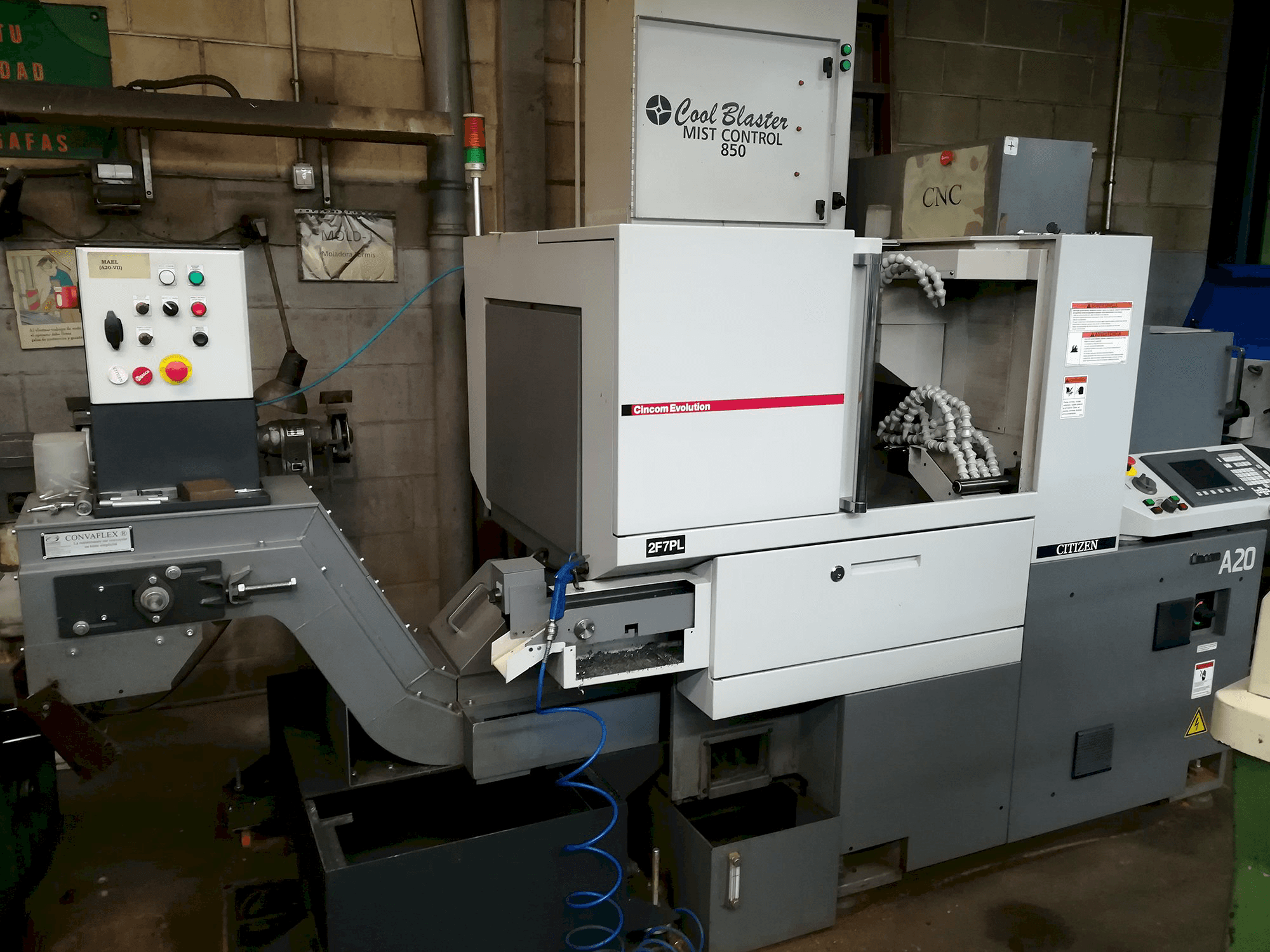 Vista frontale della macchina CITIZEN Cincom A20