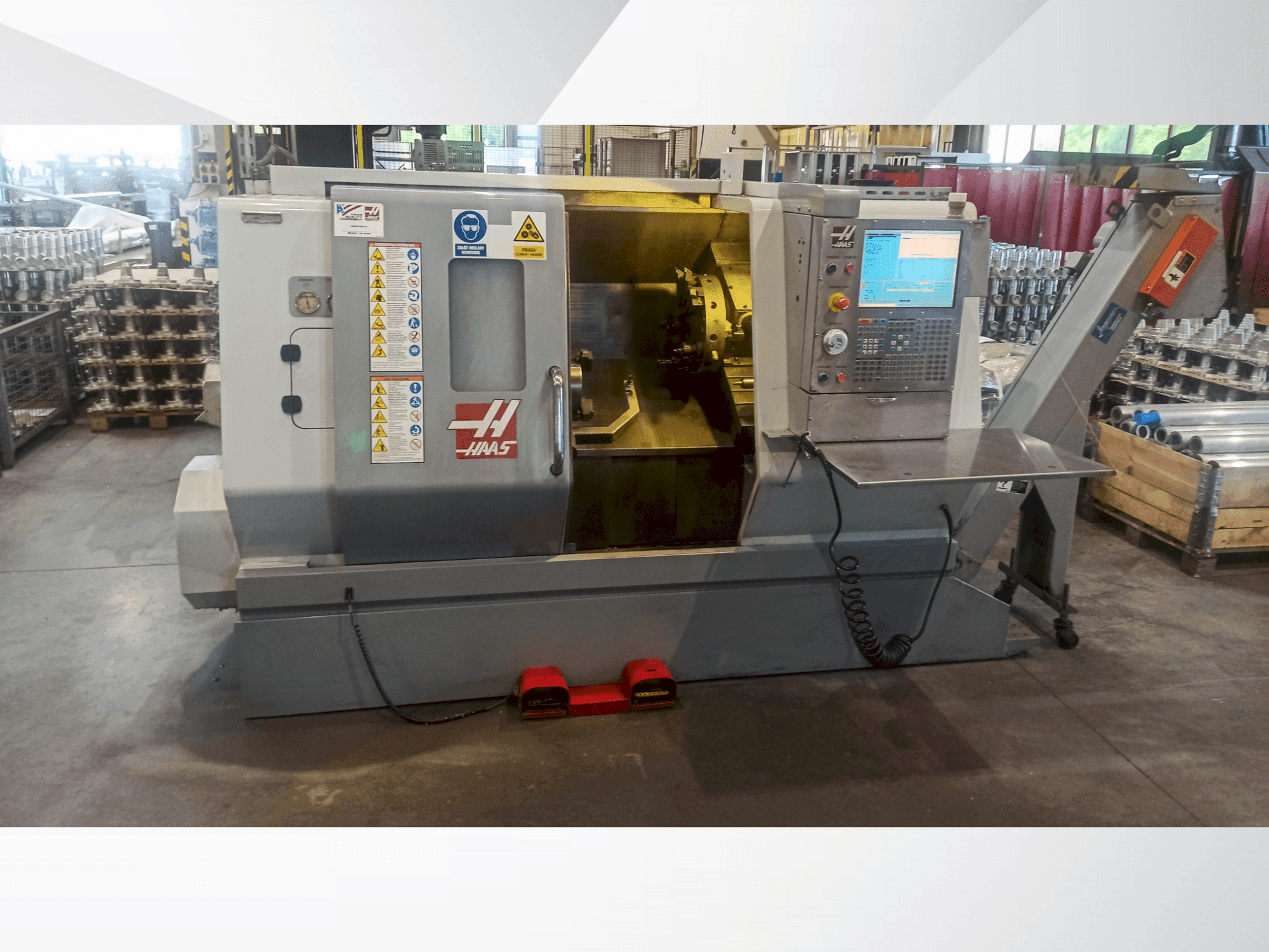 Vista frontale della macchina HAAS SL-20TBHE