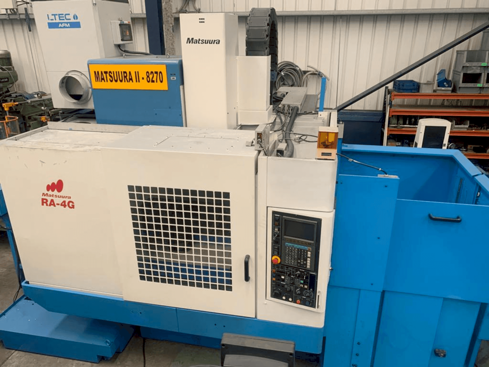 Vista frontale della macchina Matsuura RA-4G
