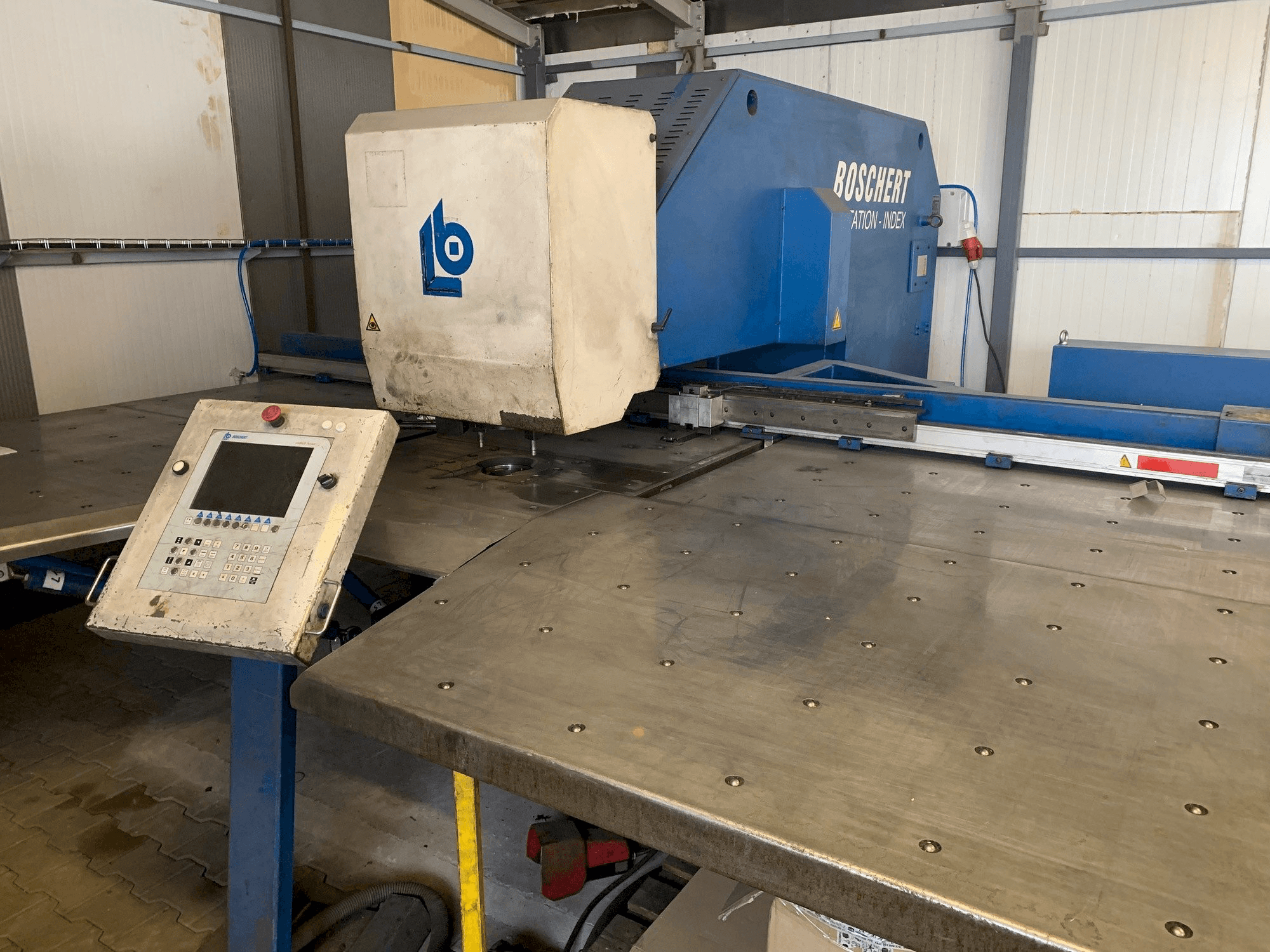 Vista frontale della macchina Boschert EL 1250 Rota-Index