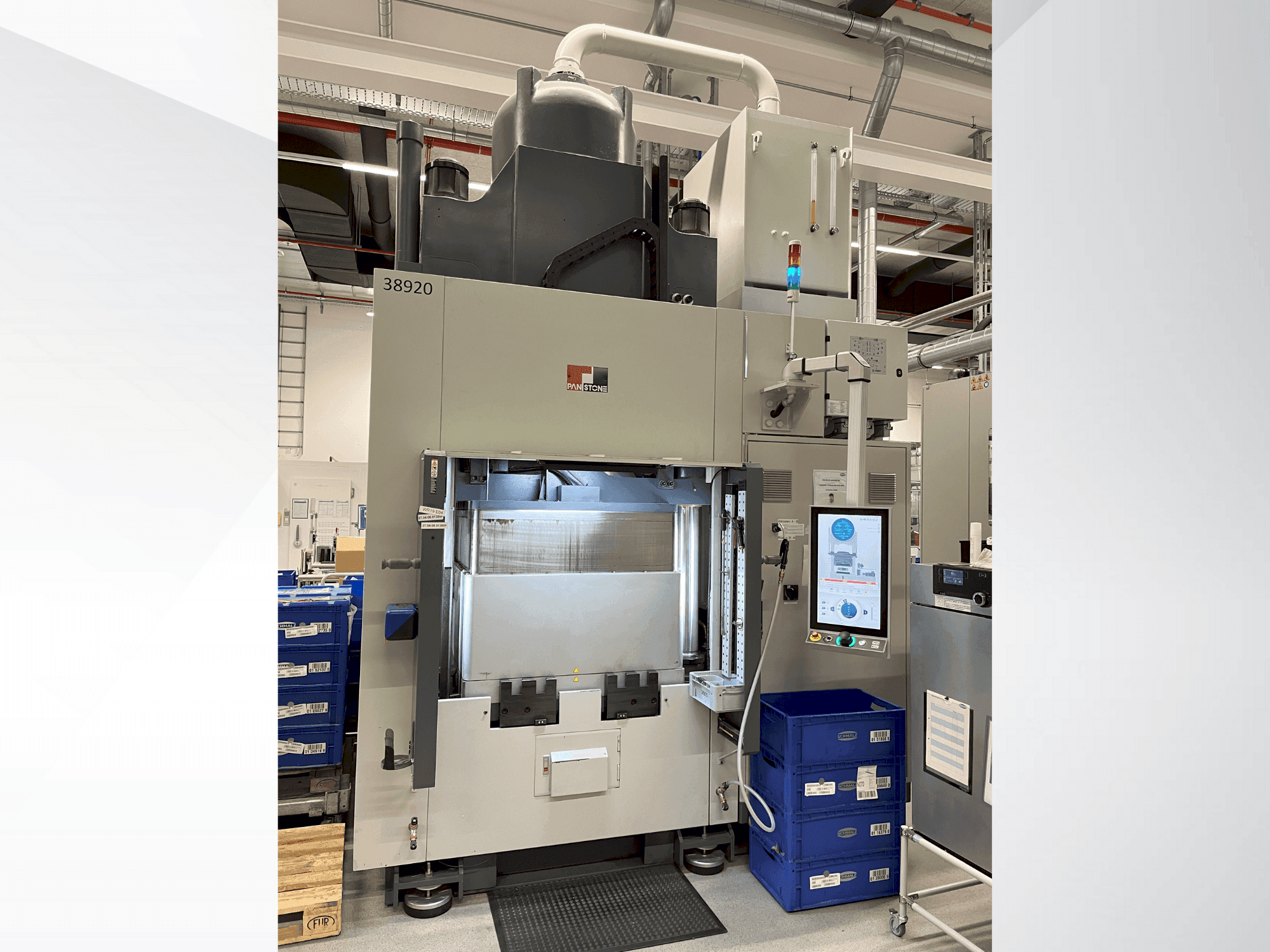 Vista frontale della macchina PAN Stone D-V-500-PCD