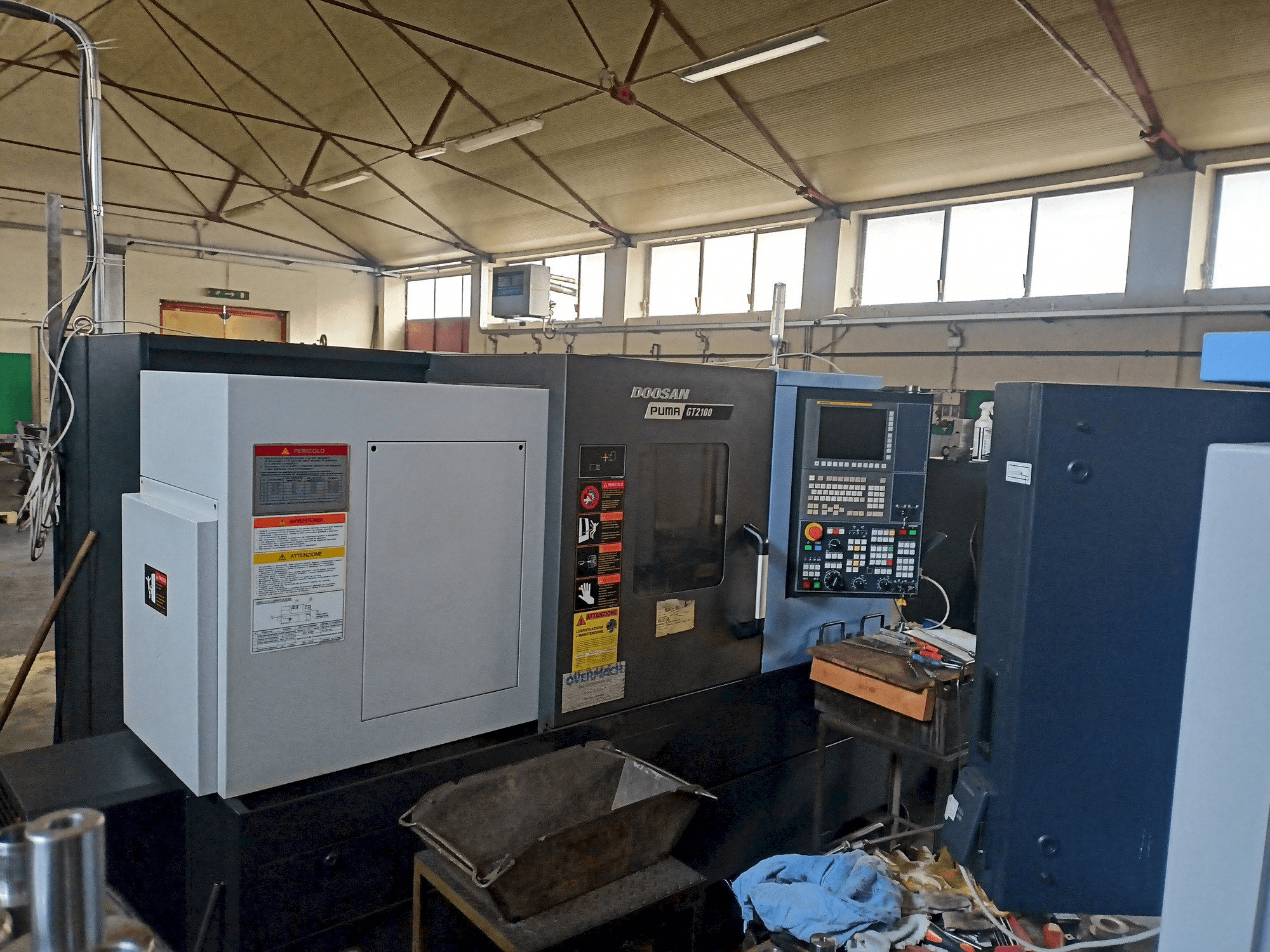 Vista frontale della macchina DOOSAN Puma GT2100