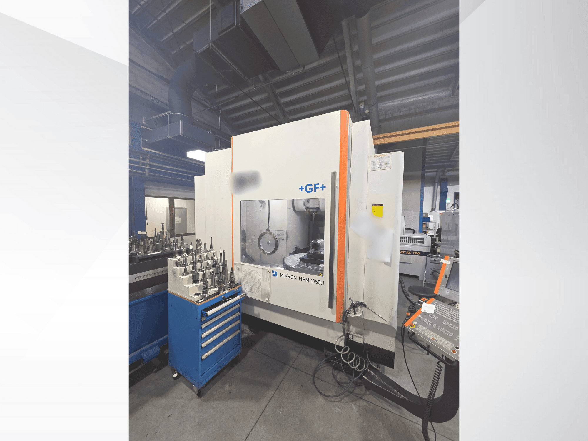 Vista frontale della macchina +GF+ MIKRON HPM 1350U