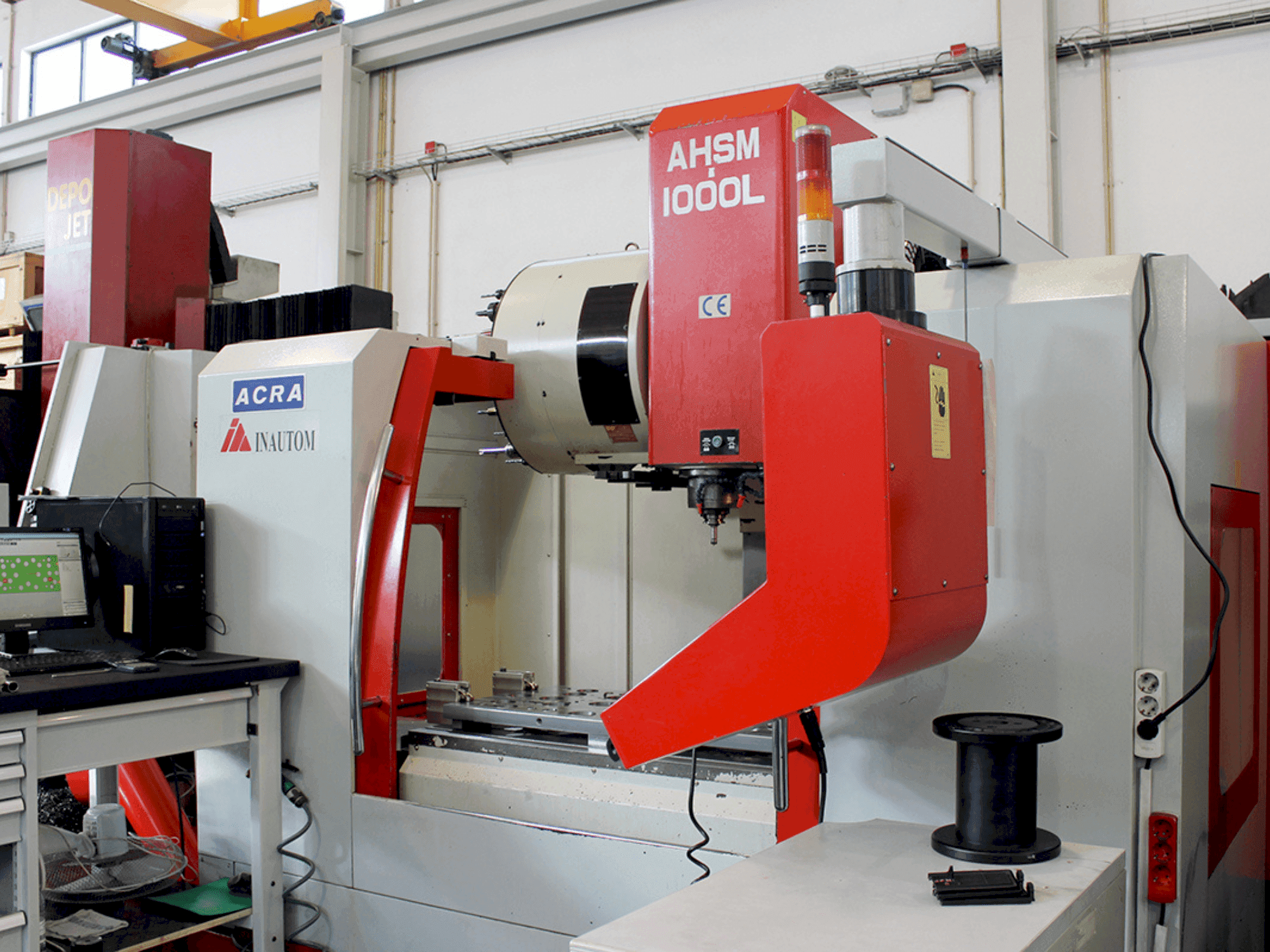 Vista frontale della macchina ACRA AHSM 1000 L