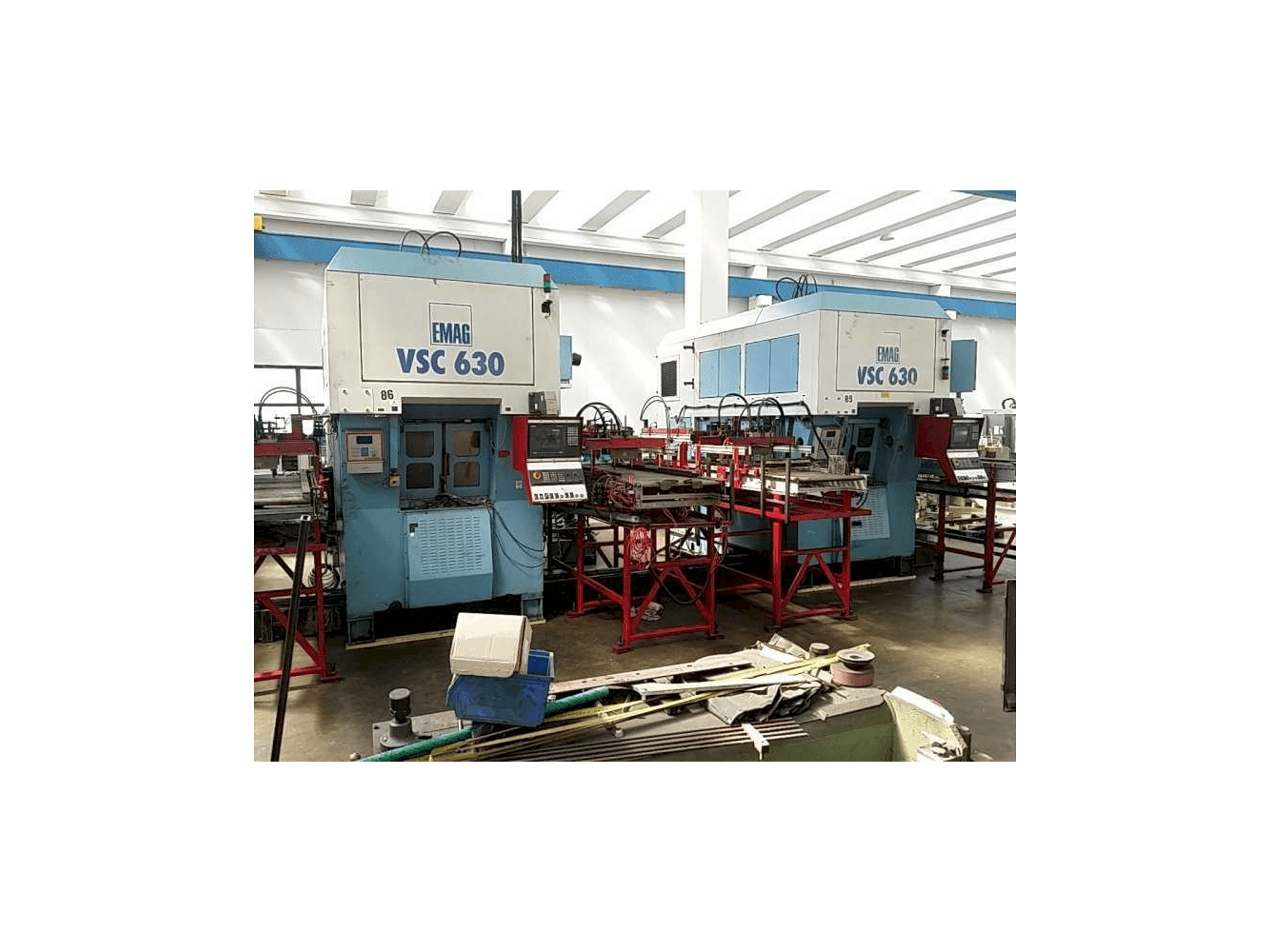 Vista laterale sinistra della macchina EMAG VSC 630