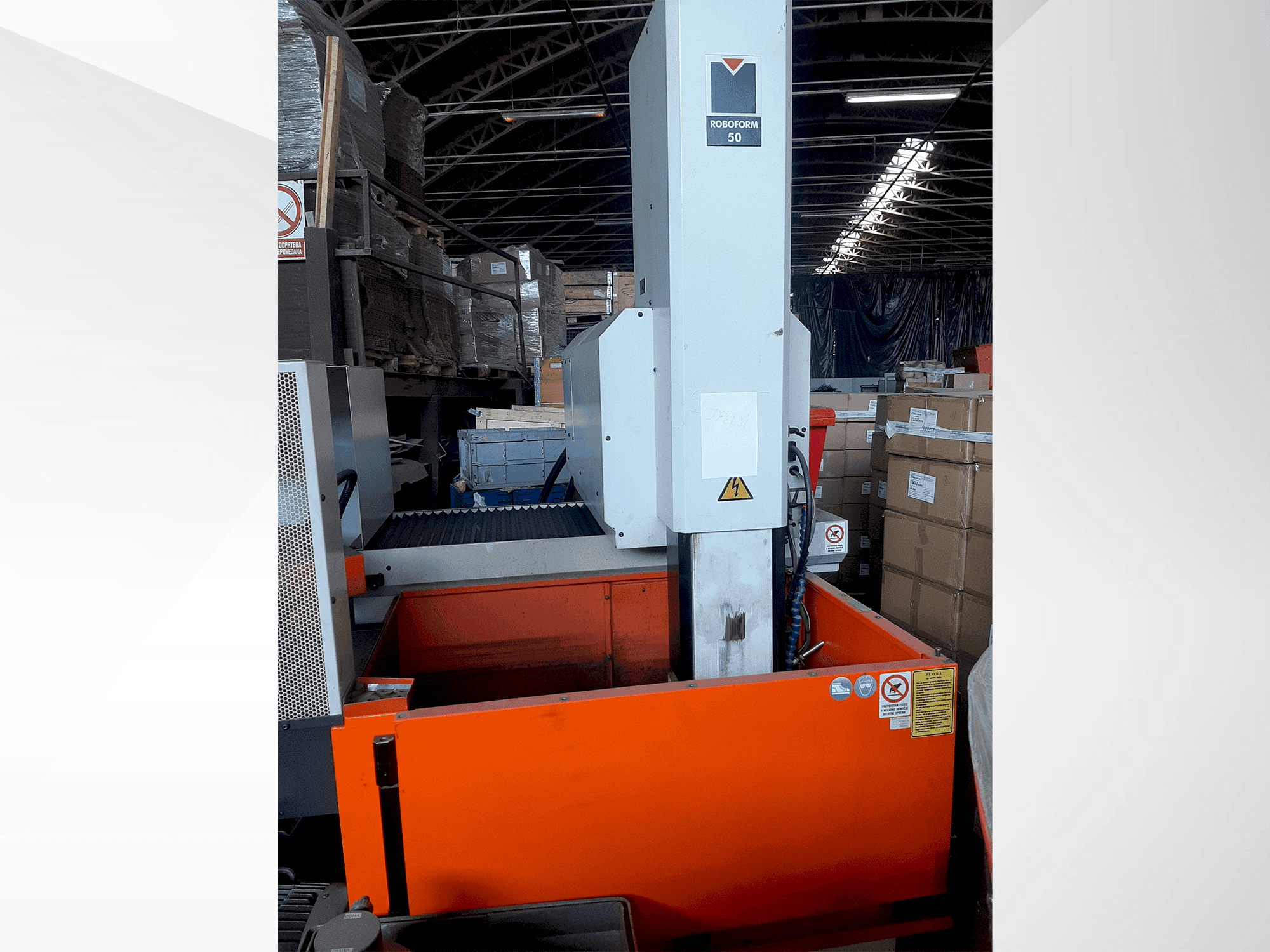 Vista frontale della macchina CHARMILLES ROBOFORM 50