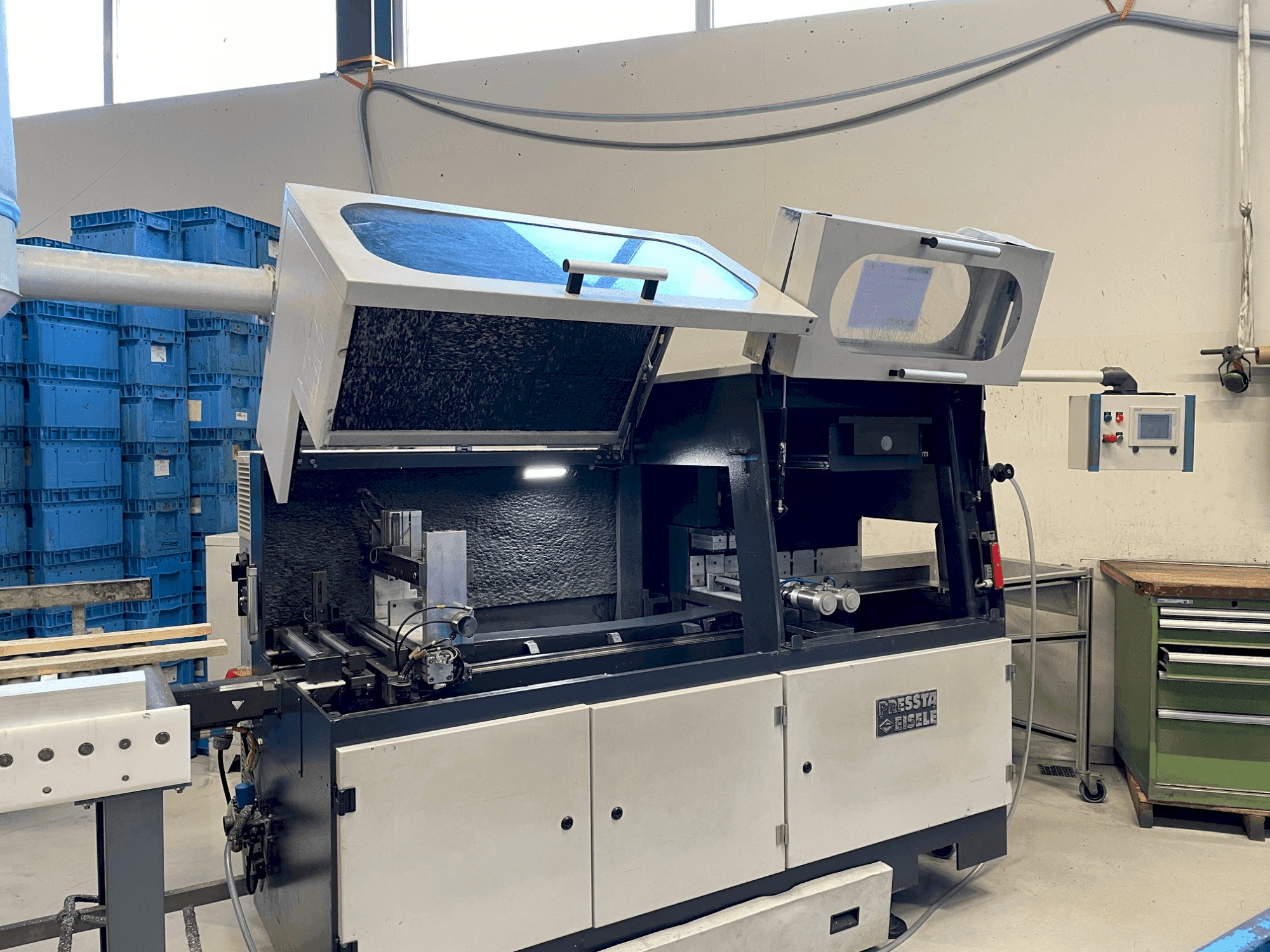 Vista frontale della macchina Other 600 R