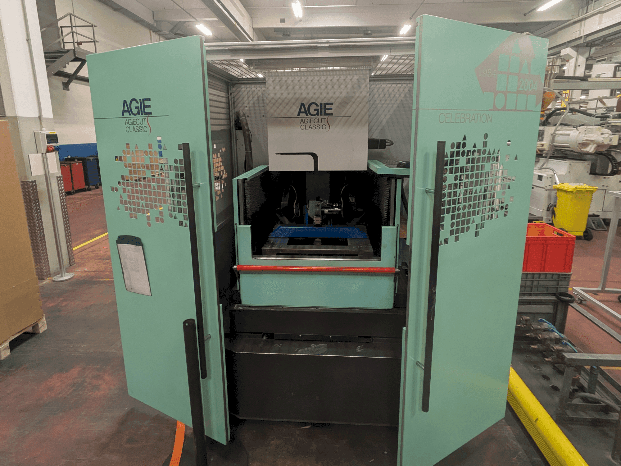 Vista frontale della macchina AGIE Agiecut Classic 2S