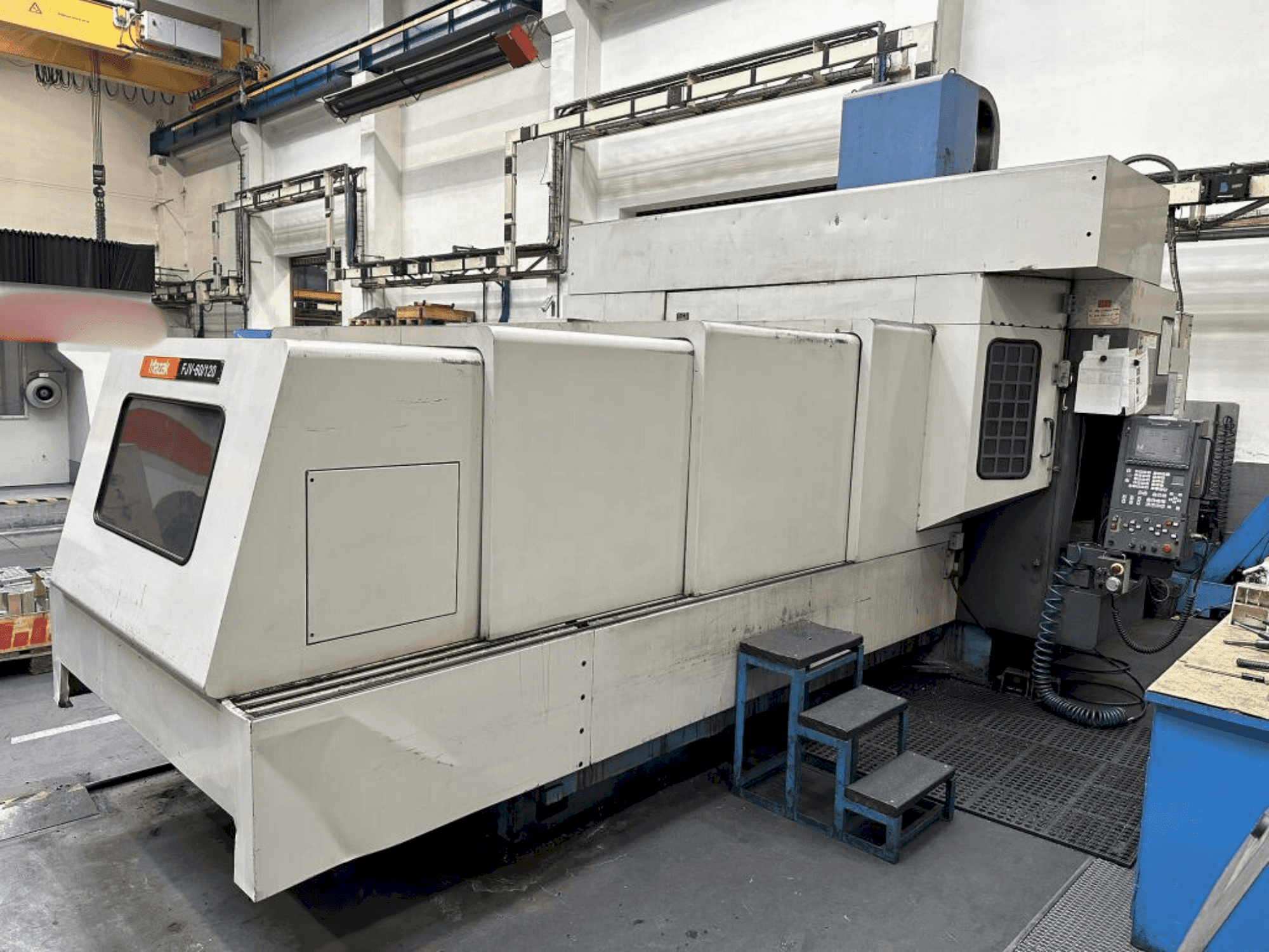Vista frontale della macchina Mazak FJV 60/120