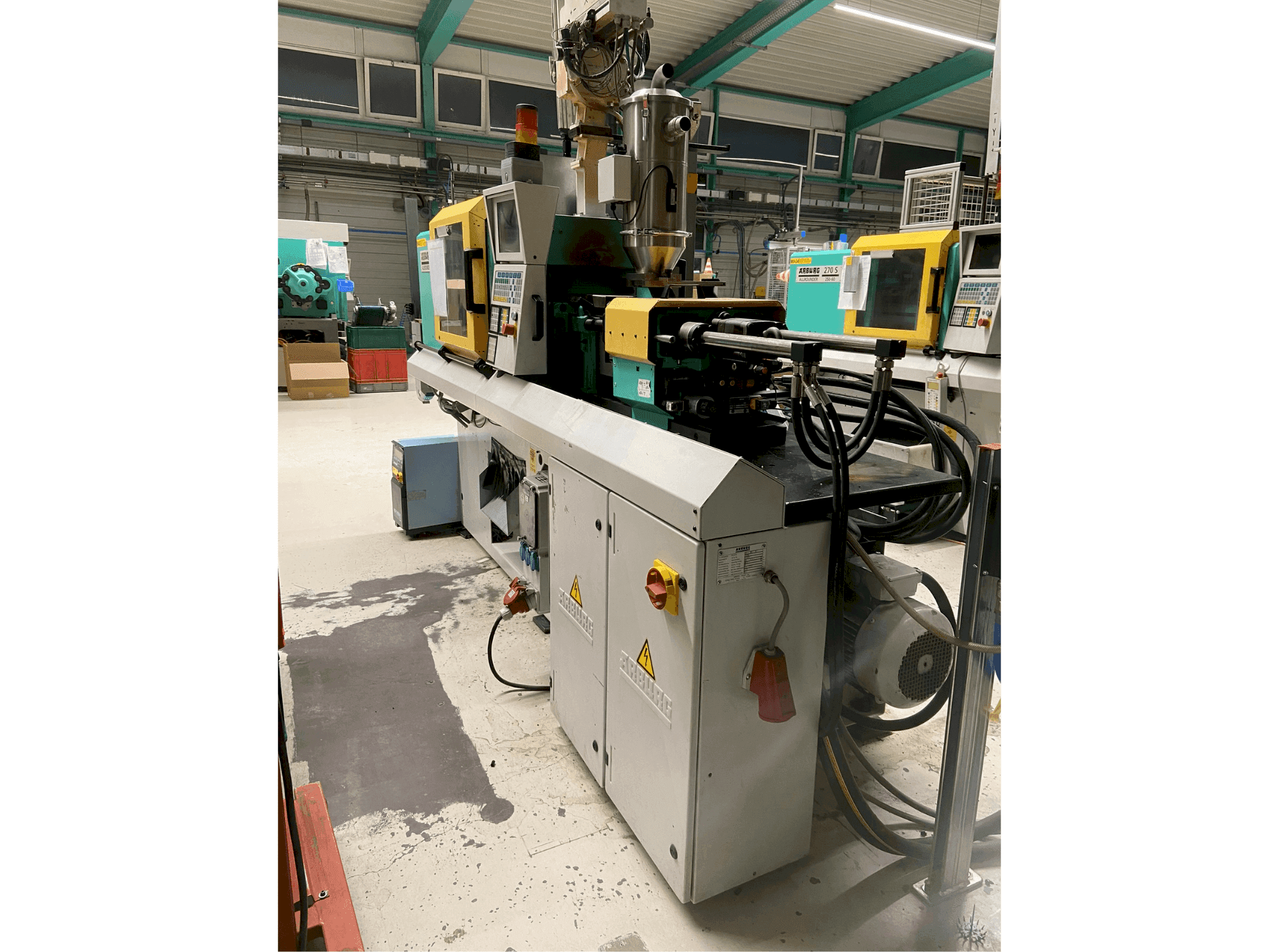 Vista laterale destra della macchina Arburg 220 S 250-60