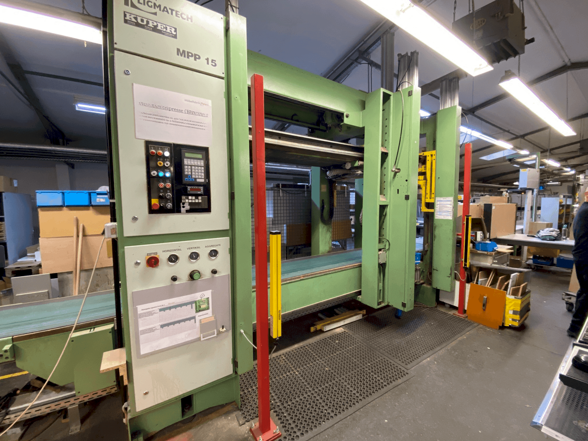 Vista frontale della macchina LIGMATECH MPP 15
