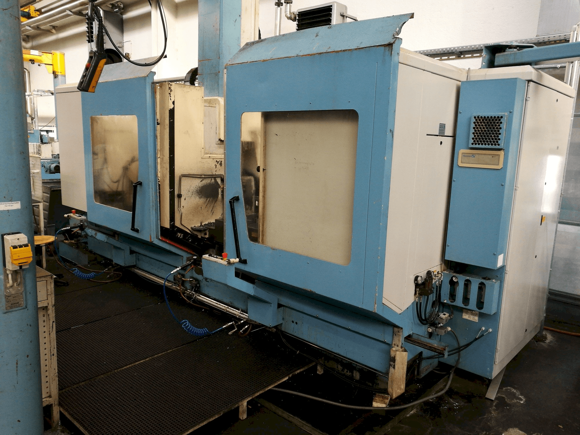 Vista frontale della macchina HEDELIUS BC60/50-2500